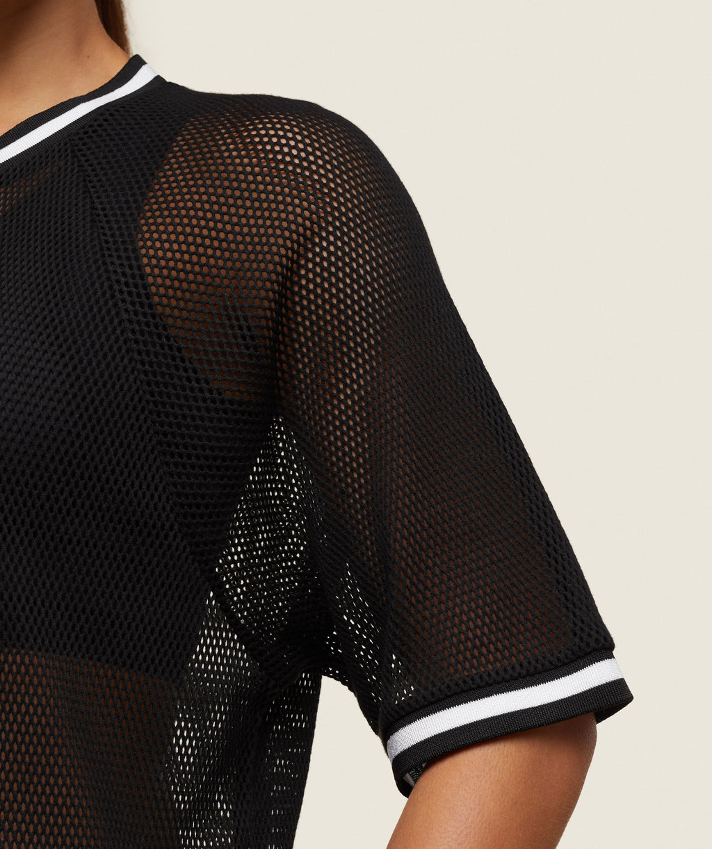 gymshark-everywear-mesh-layering-tee-black-soft-white-ss24