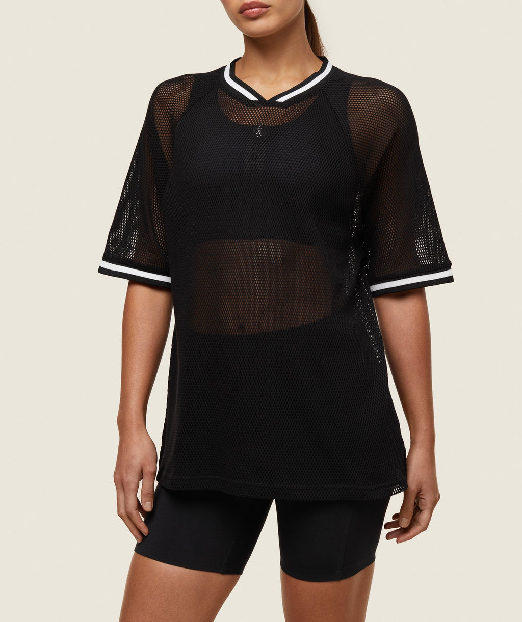 gymshark-everywear-mesh-layering-tee-black-soft-white-ss24