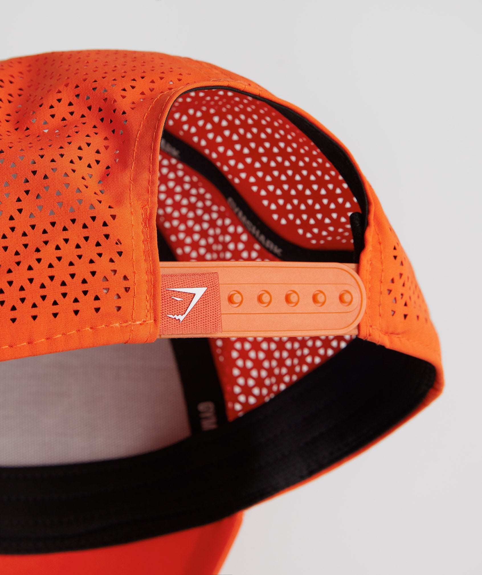 gymshark-mesh-trucker-pepper-red-aw22