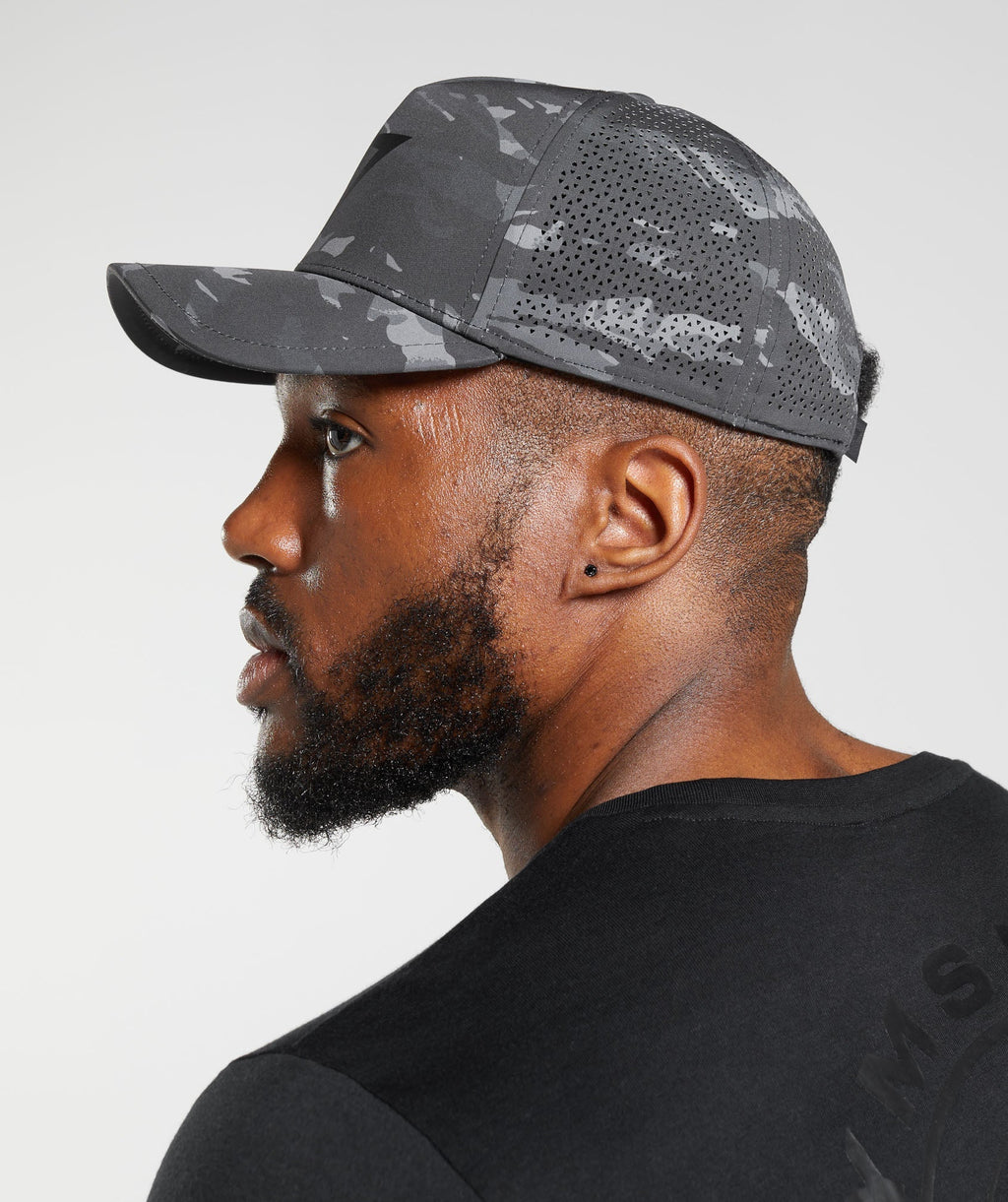 gymshark-mesh-trucker-black-ss23