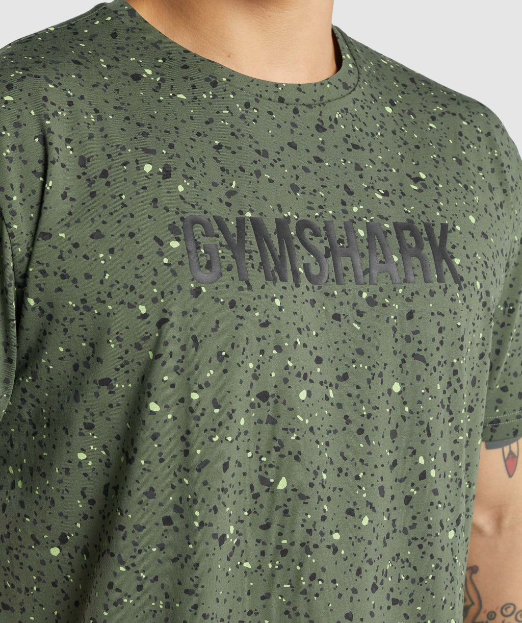 gymshark-micro-print-t-shirt-green-print-aw21