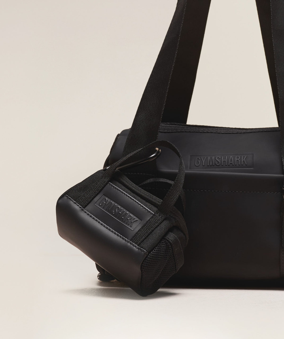 gymshark-mini-everyday-holdall-keychain-black-ss25