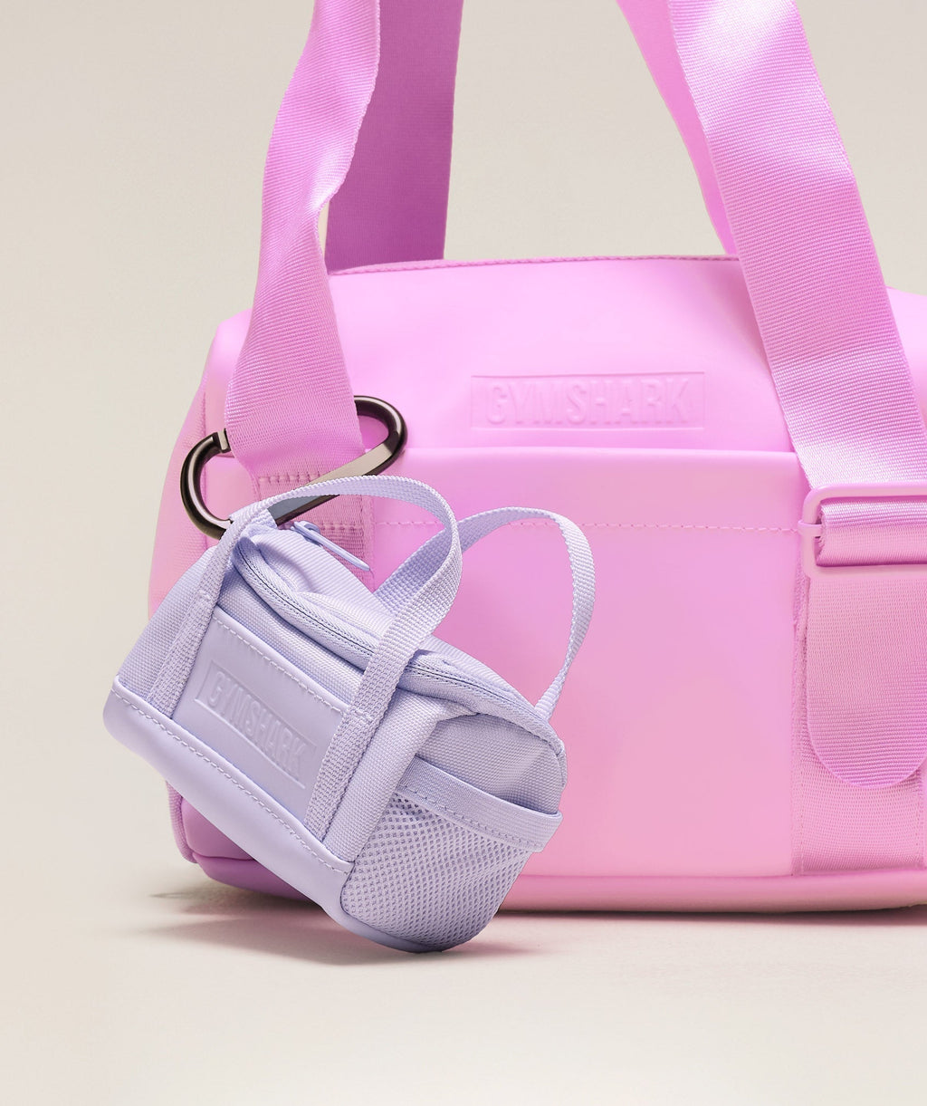 gymshark-mini-everyday-holdall-keychain-fresh-lilac-ss25