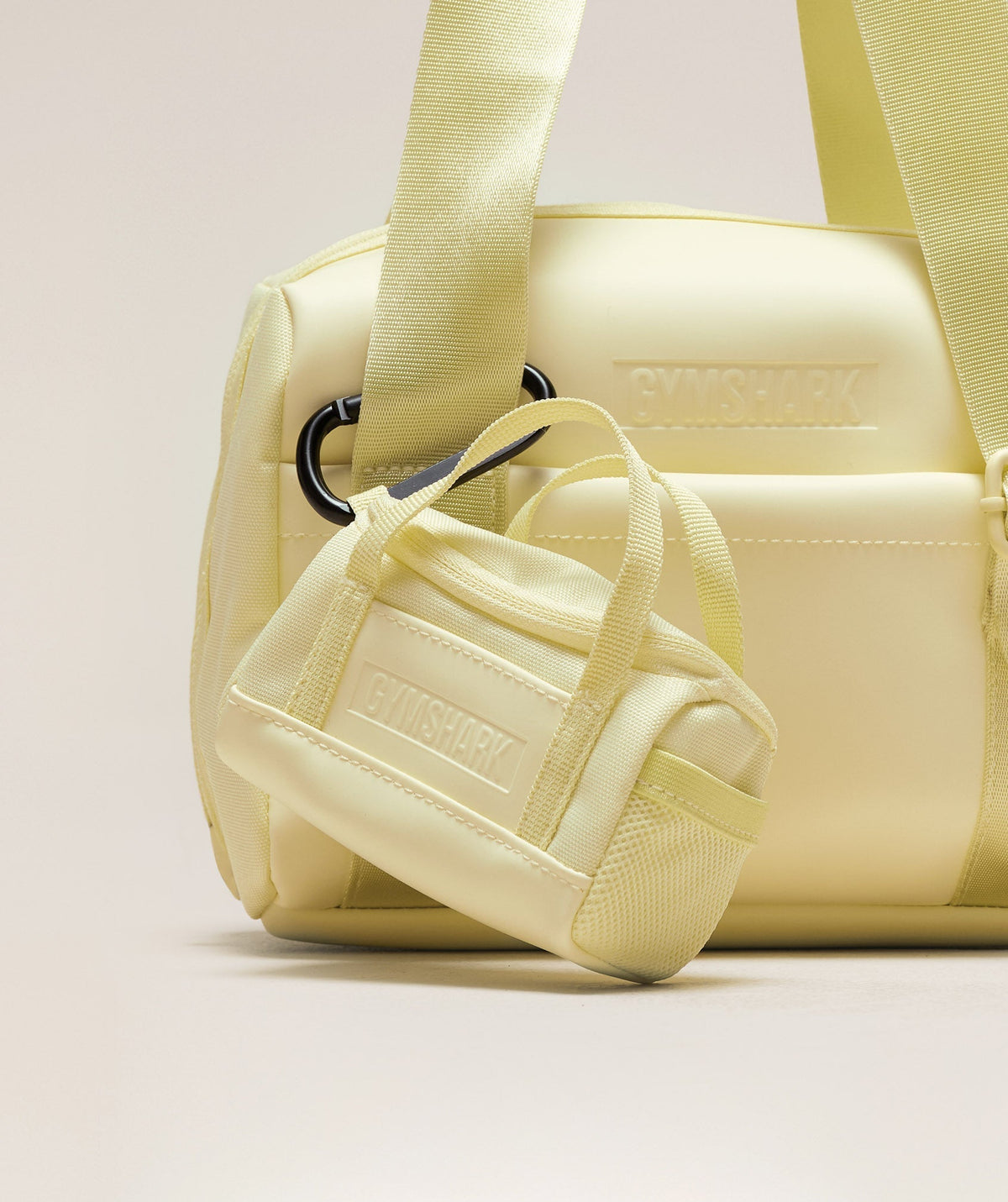 gymshark-mini-everyday-holdall-keychain-refresh-yellow-ss25