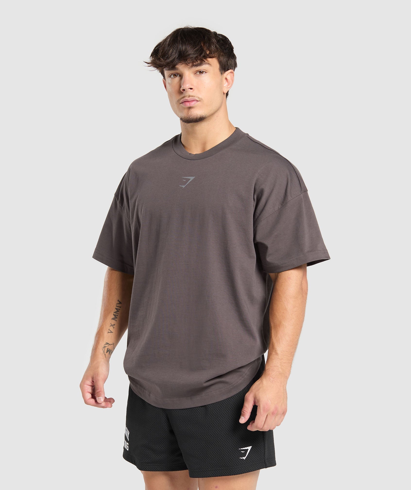 gymshark-movin-metal-graphic-t-shirt-greyed-purple-aw24