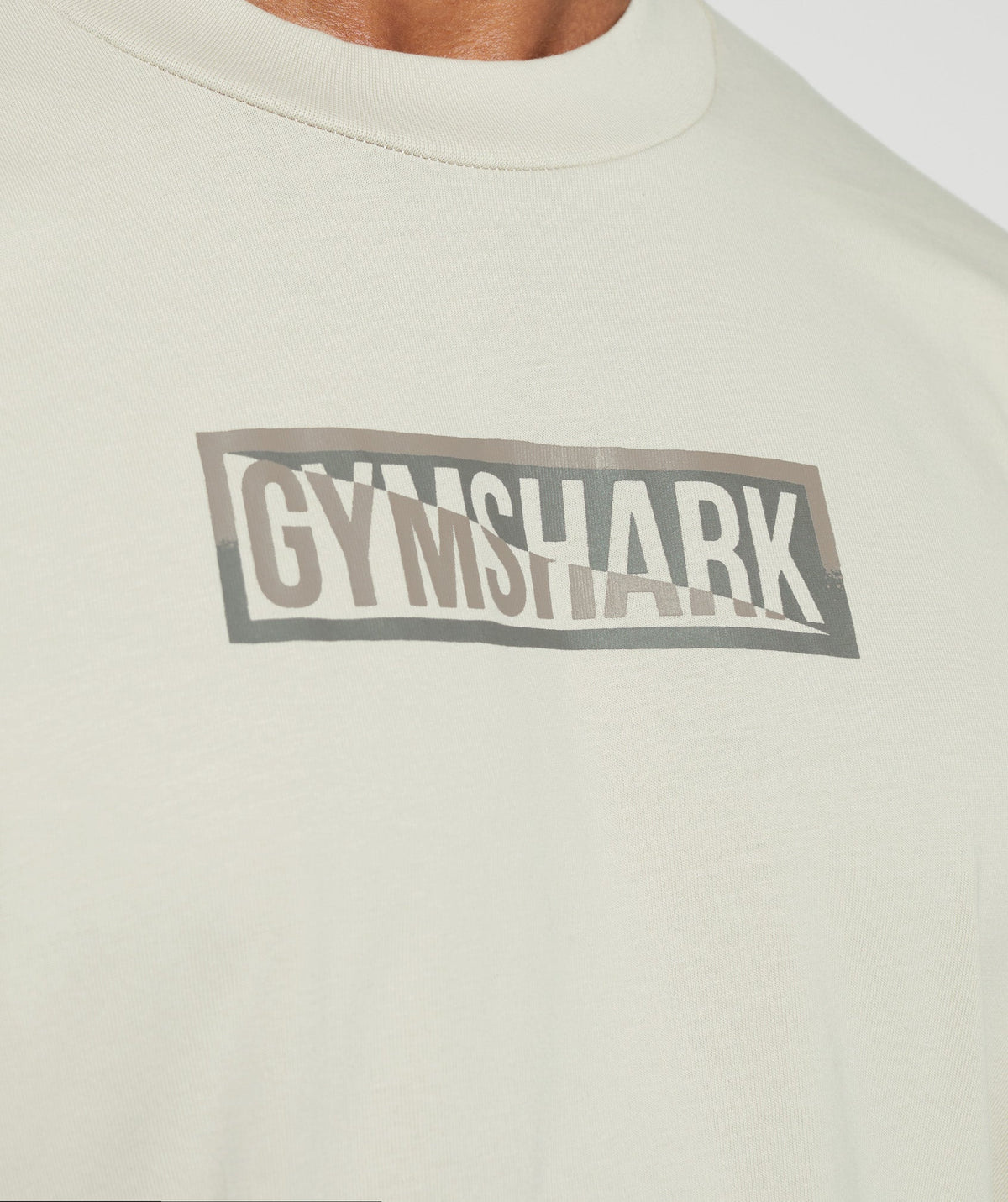 gymshark-global-graphic-long-sleeve-t-shirt-pebble-grey-aw23