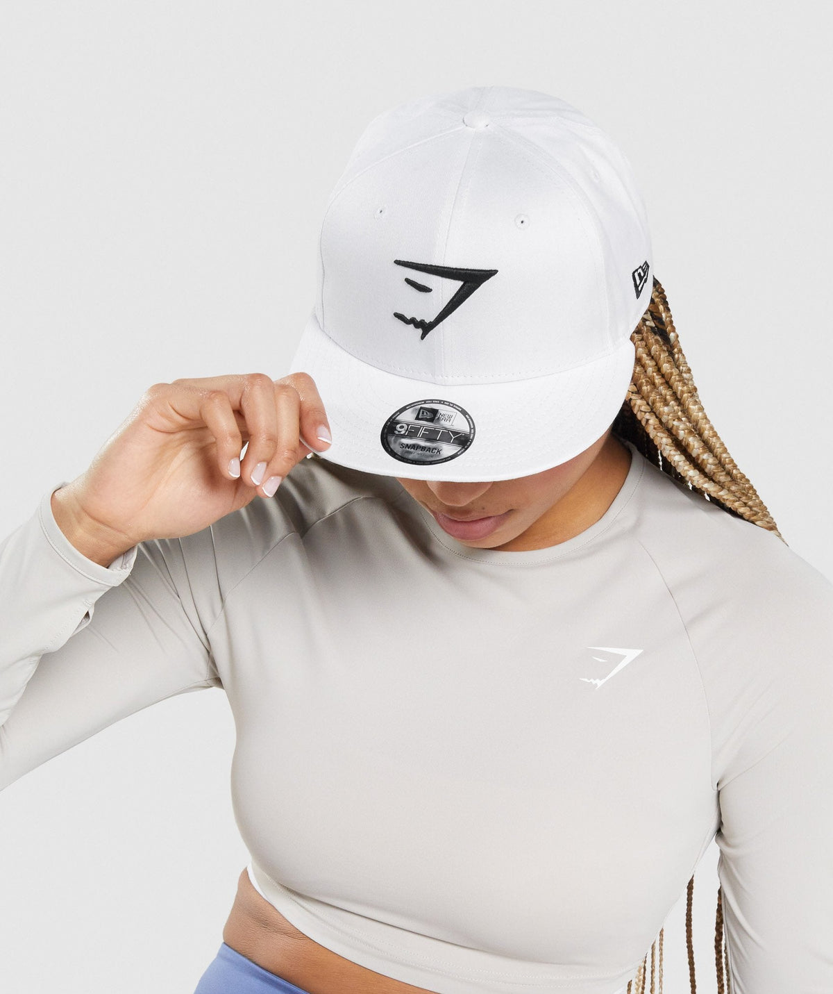 gymshark-new-era-9fifty-snapback-white-black
