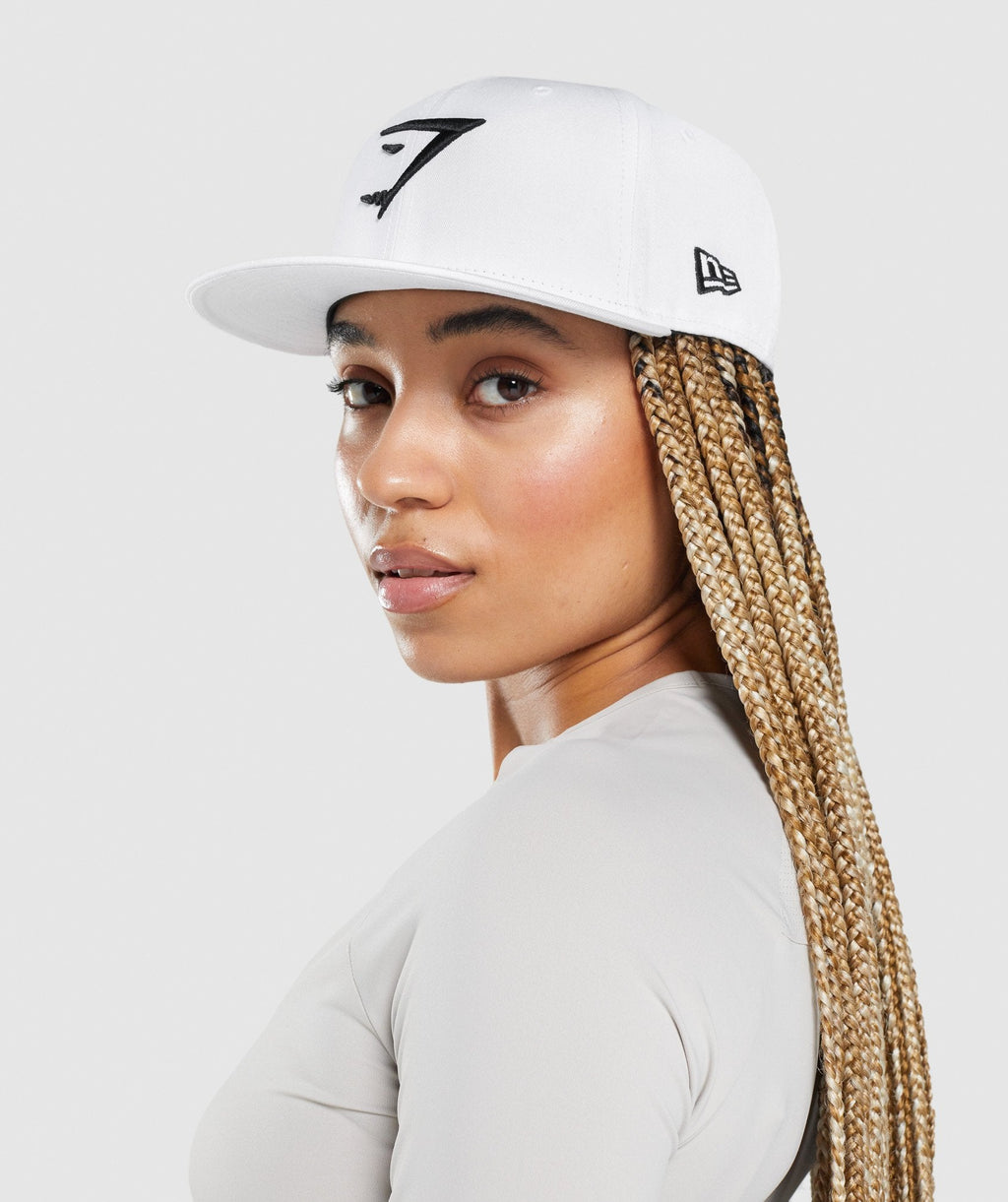 gymshark-new-era-9fifty-snapback-white-black