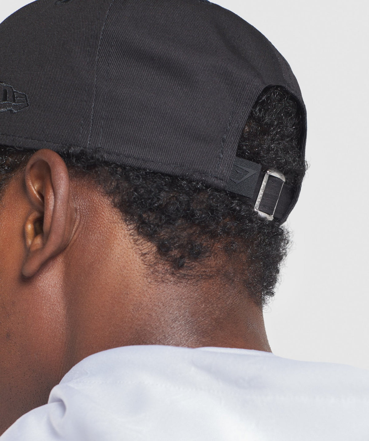 gymshark-new-era-9forty-trucker-black-black-aw21