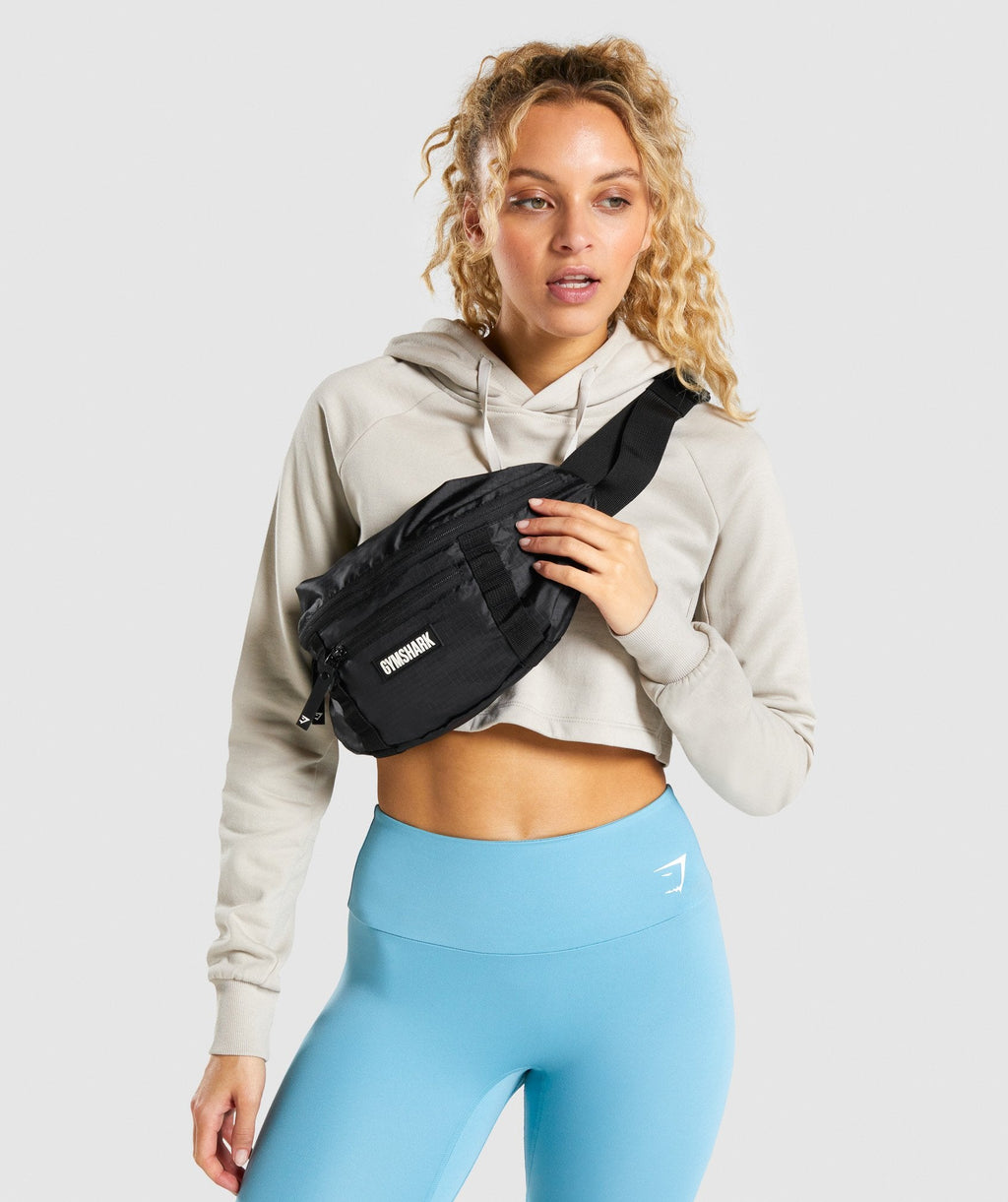 gymshark-sling-bag-black