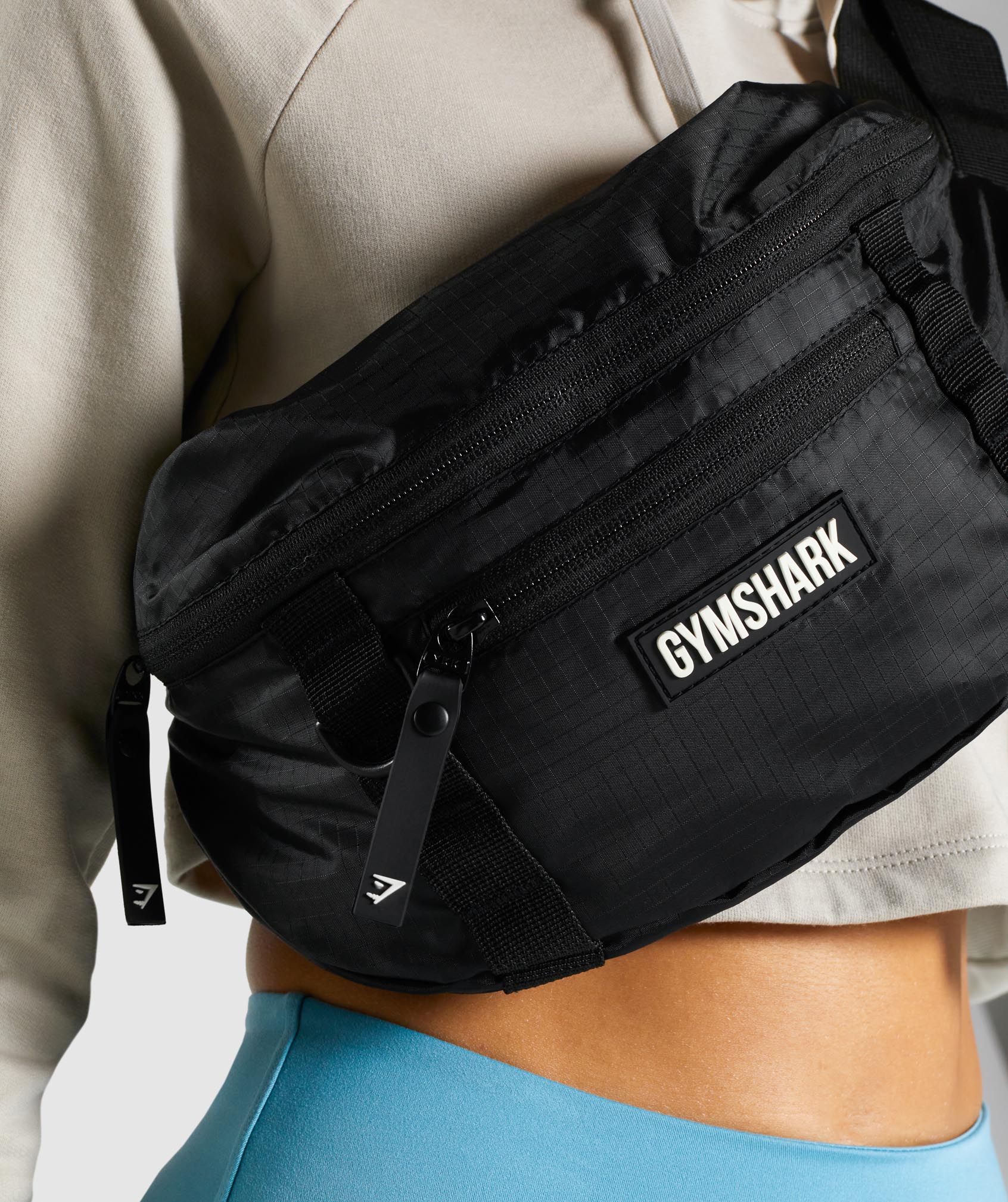 gymshark-sling-bag-black