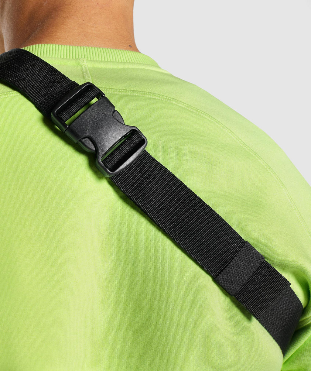 gymshark-sling-bag-black