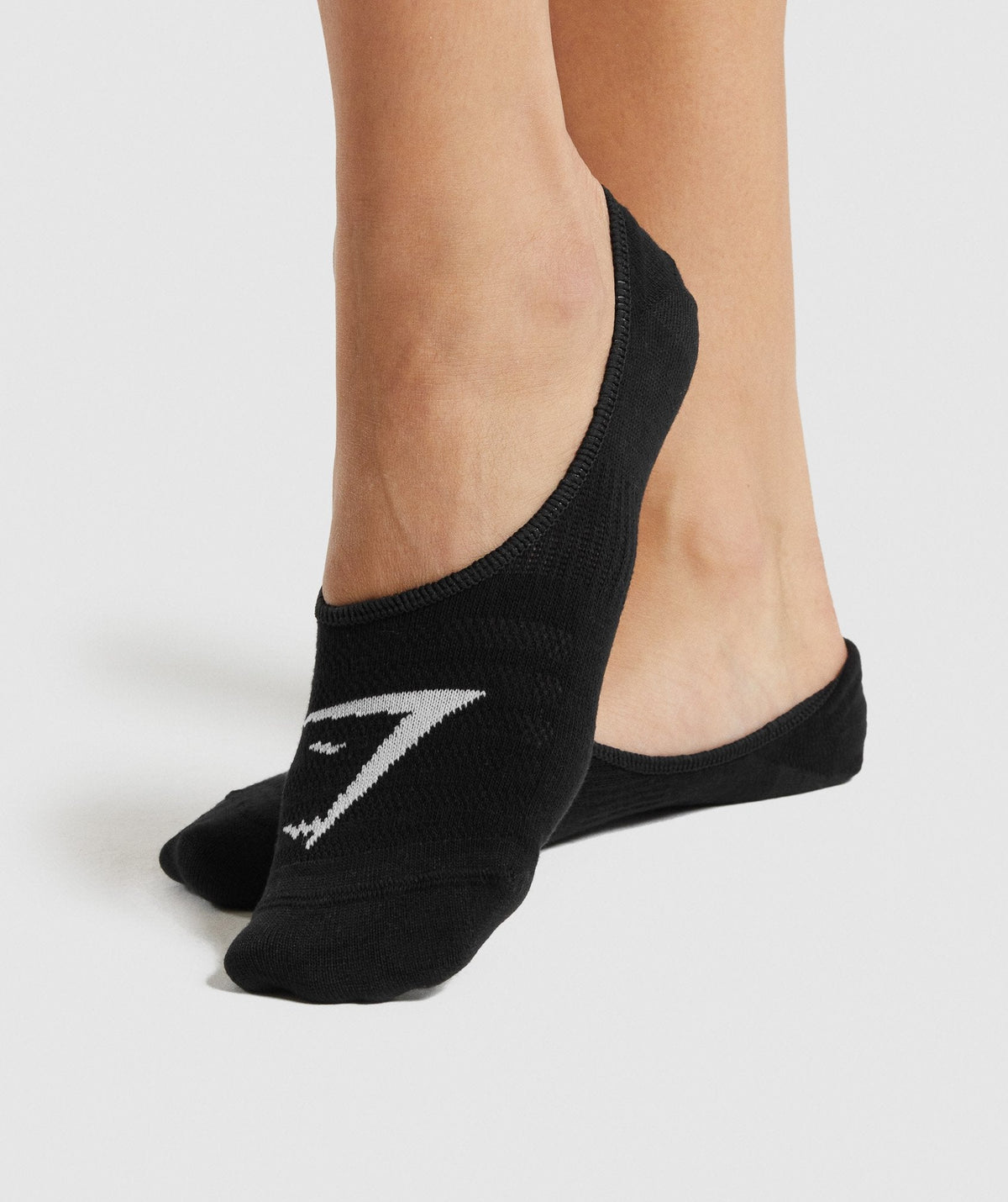 gymshark-no-show-socks-3pk-black-aw21