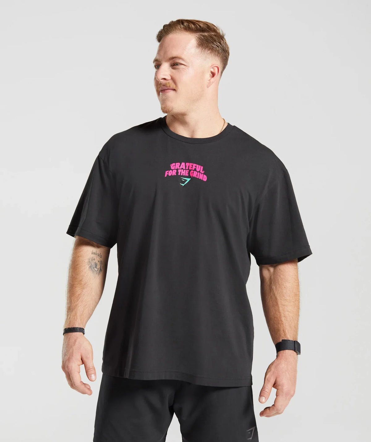 gymshark-noah-ohlsen-oversized-sun-t-shirt-black-ss23