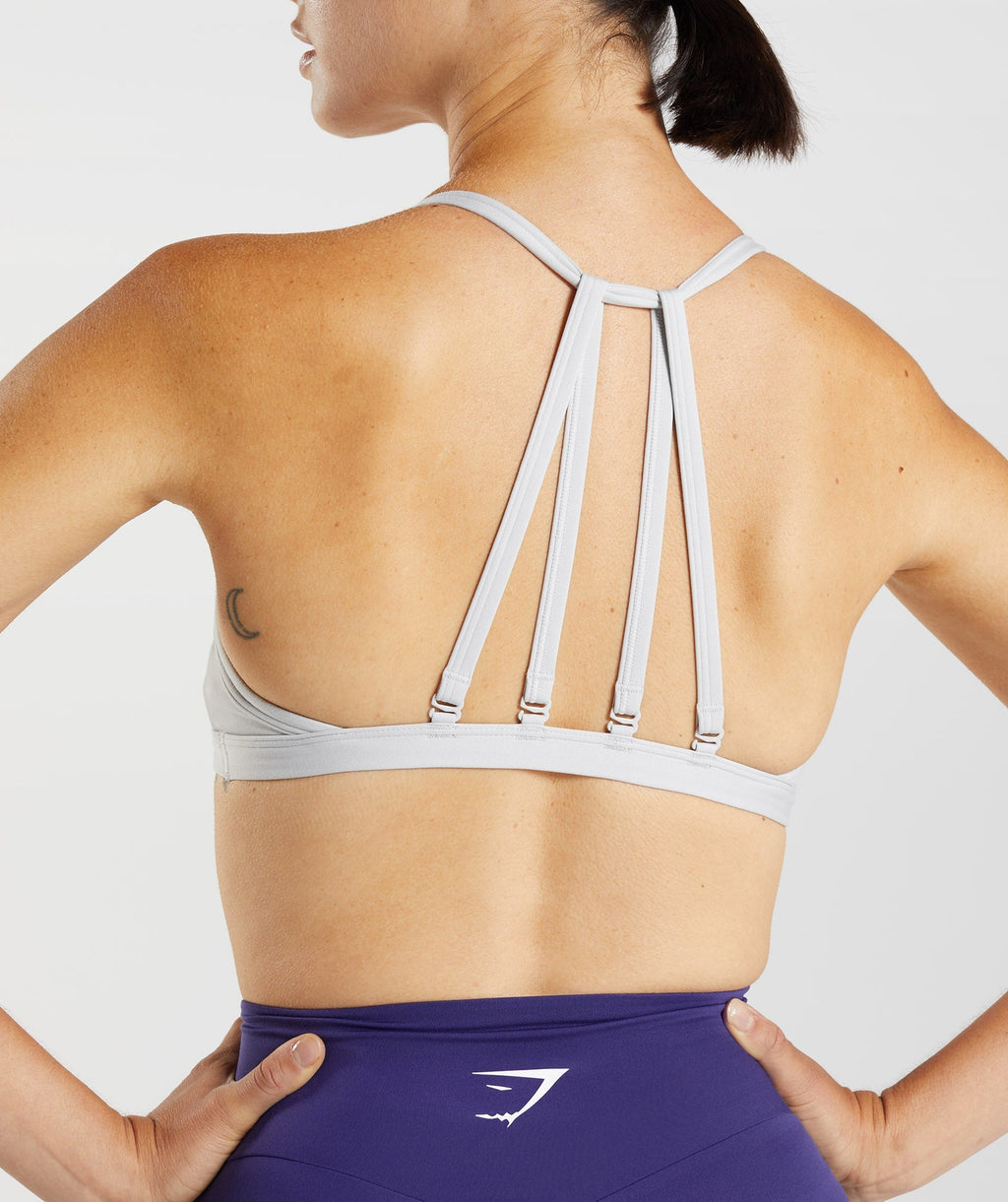 gymshark-minimal-sports-bra-light-grey-aw22