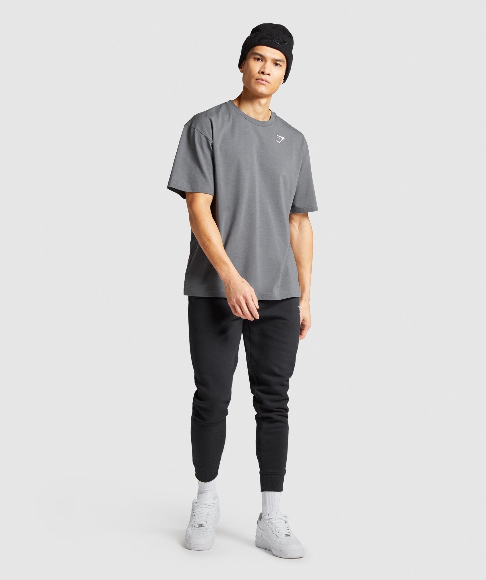 gymshark-essential-oversized-t-shirt-charcoal-gs21