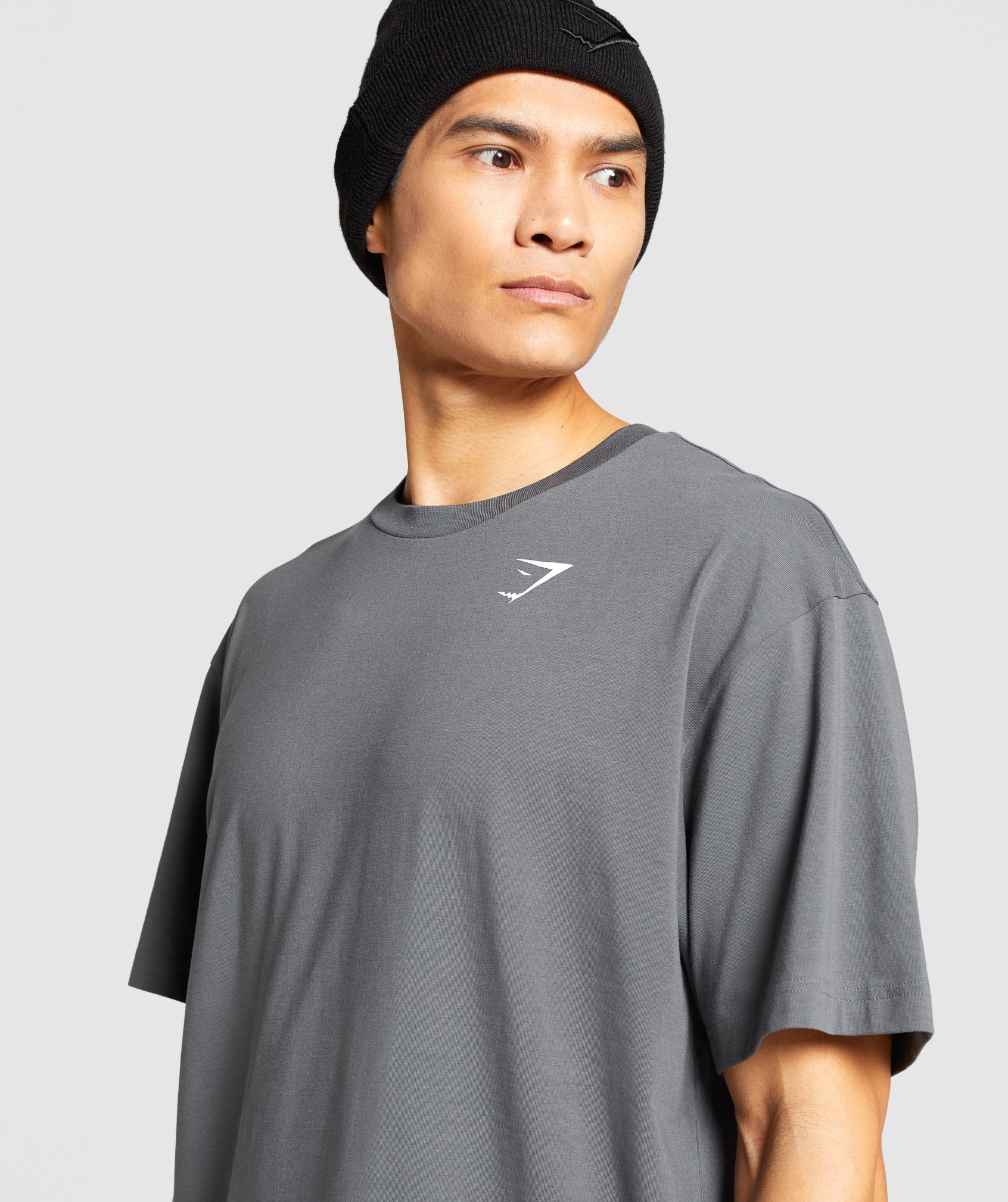 gymshark-essential-oversized-t-shirt-charcoal-gs21