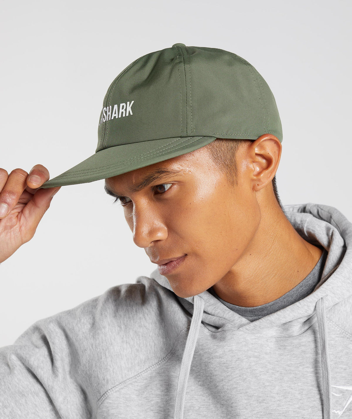 gymshark-flat-peak-cap-core-olive-aw22