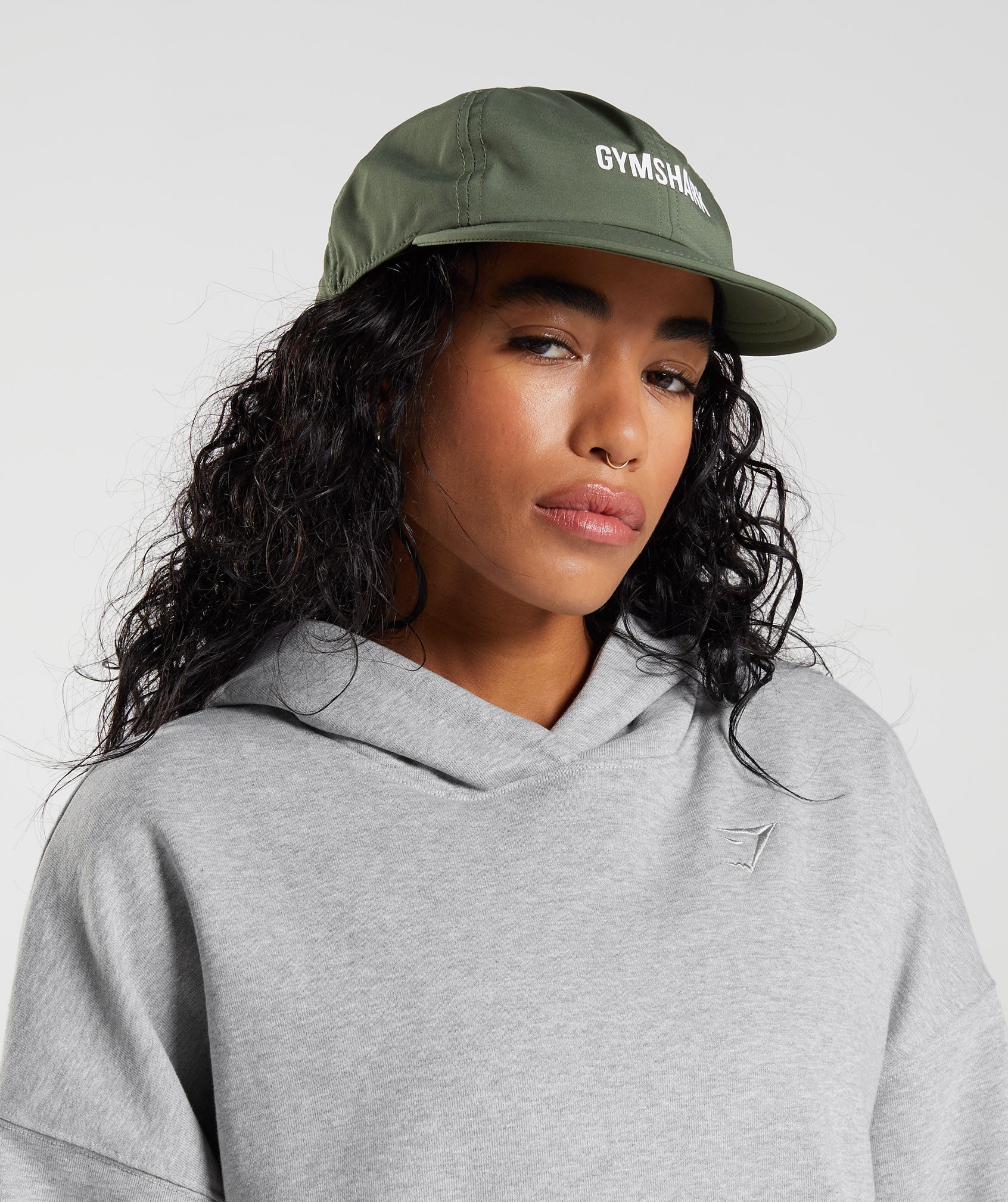 gymshark-flat-peak-cap-core-olive-aw22