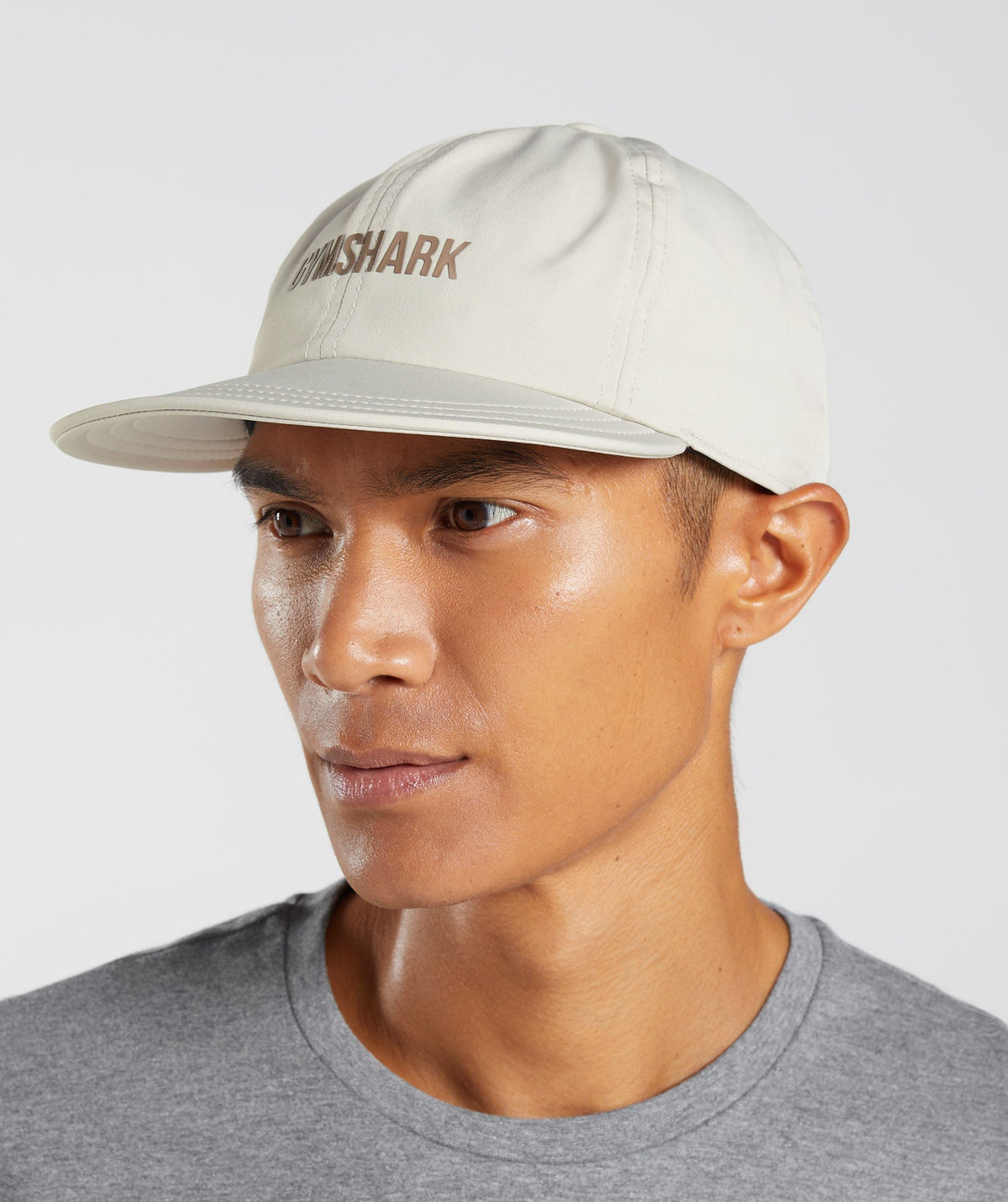 gymshark-flat-peak-cap-pebble-grey-aw22