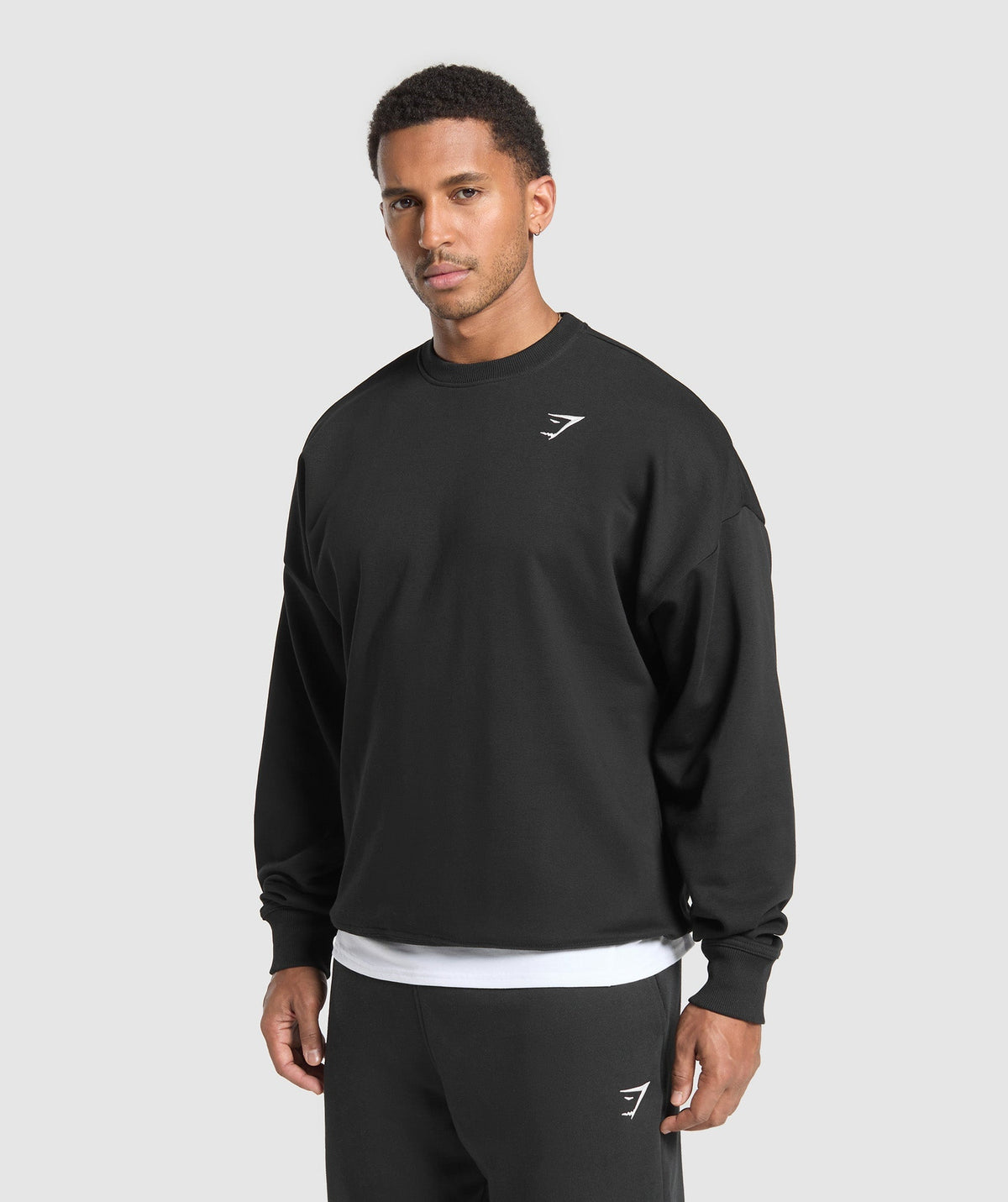 gymshark-oversized-crest-crew-black-ss25