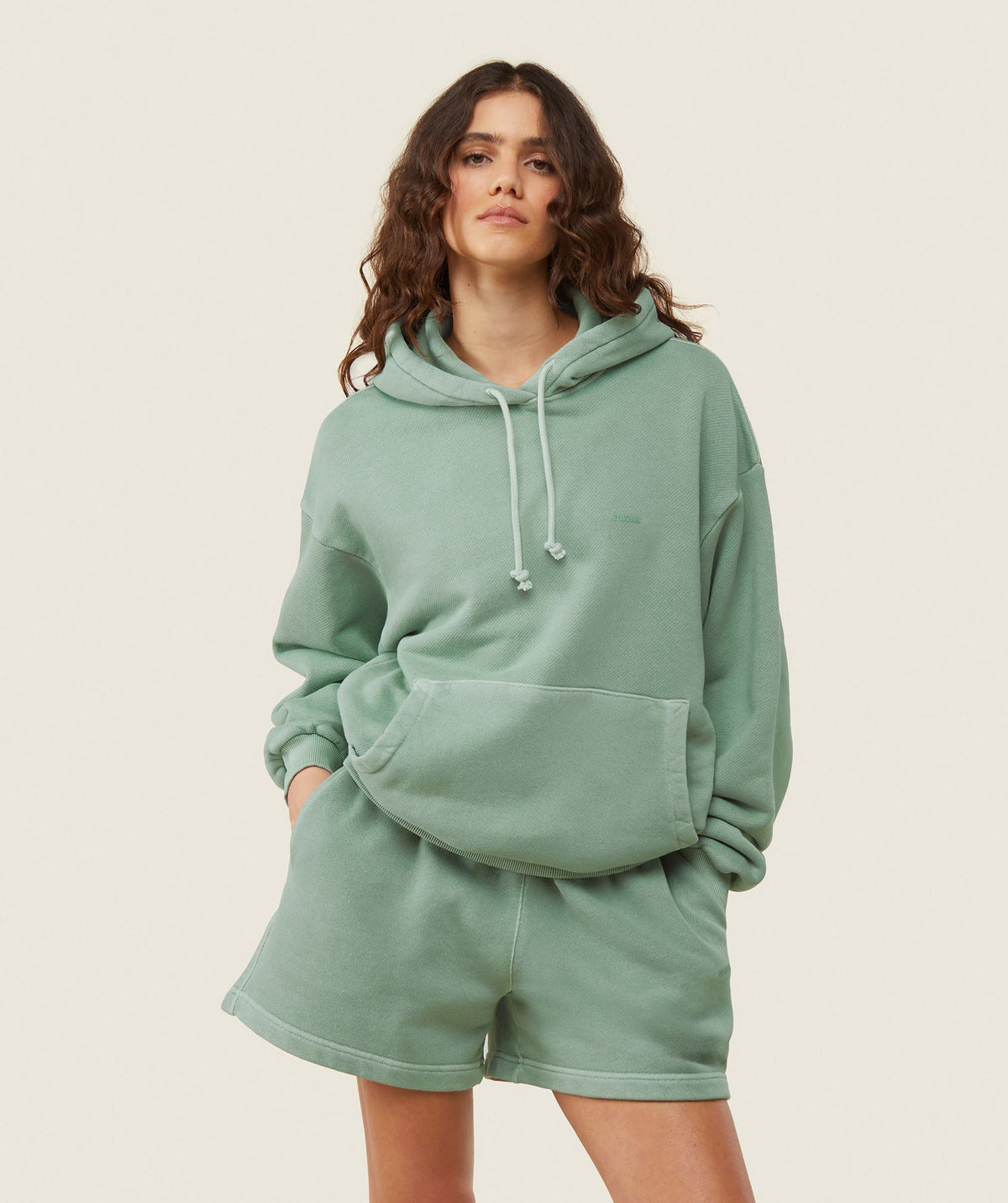 gymshark-everywear-relaxed-hoodie-dollar-green-ss24-1