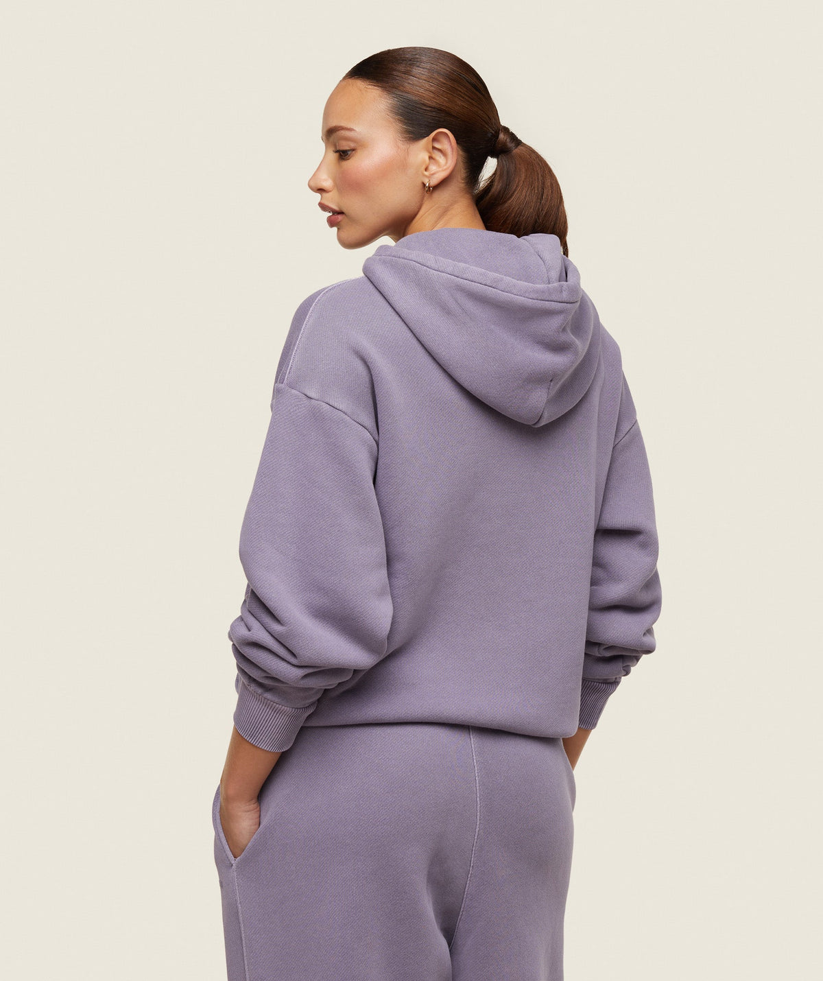 gymshark-everywear-relaxed-hoodie-fog-purple-ss24