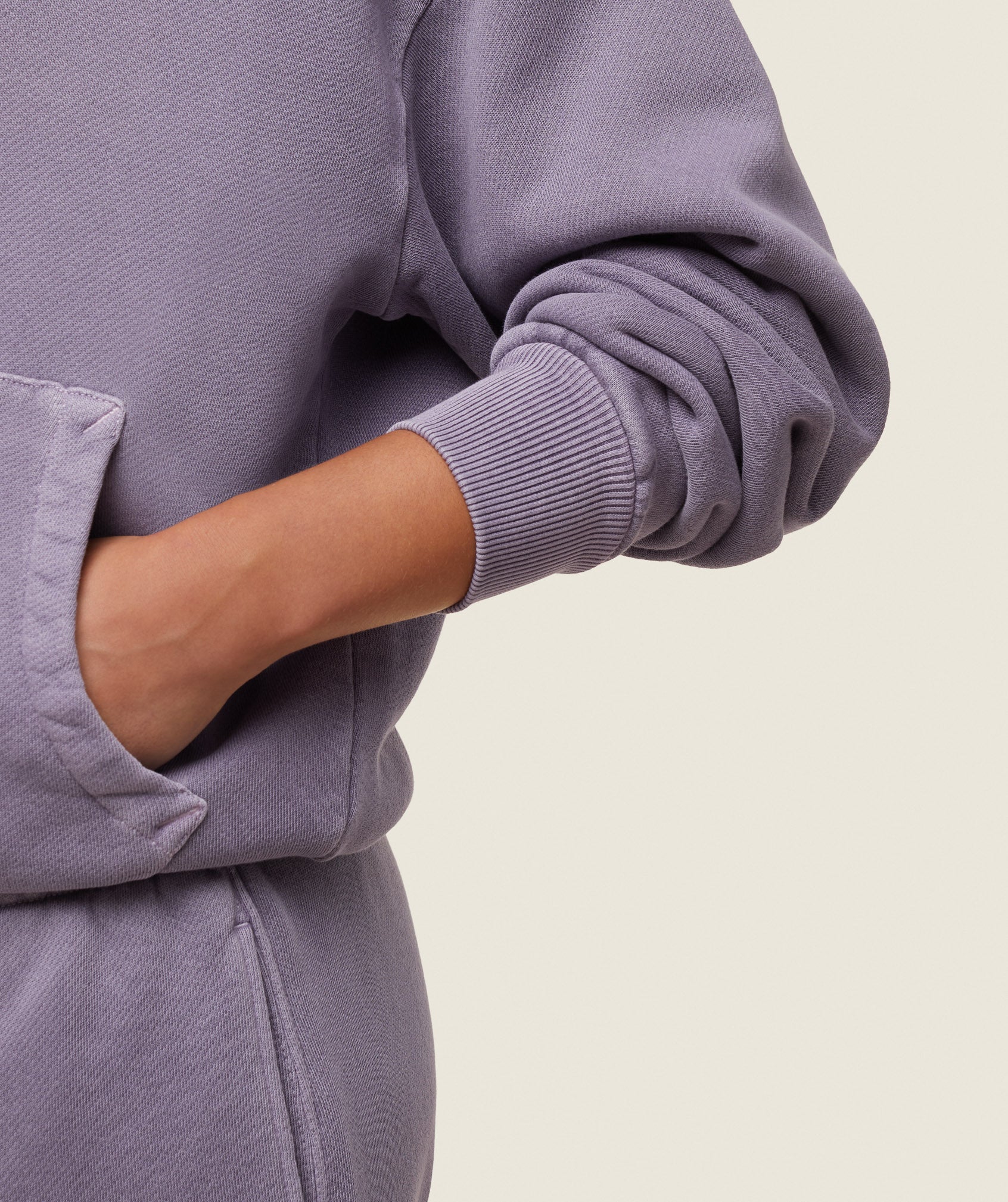 gymshark-everywear-relaxed-hoodie-fog-purple-ss24