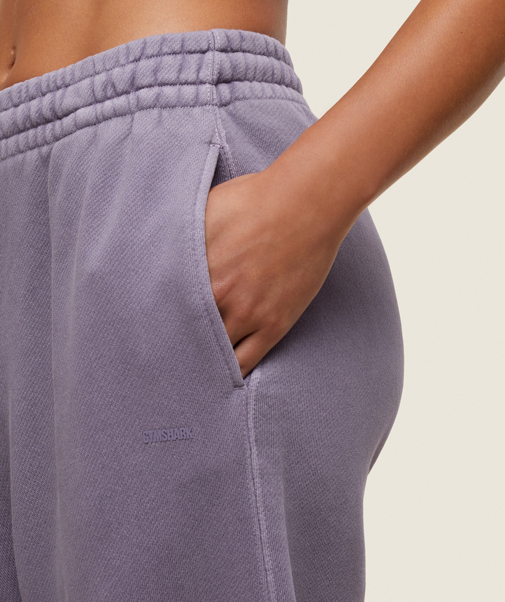 gymshark-everywear-relaxed-sweatpants-fog-purple-ss24
