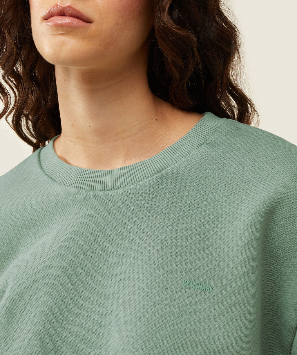 gymshark-everywear-relaxed-sweatshirt-dollar-green-ss24