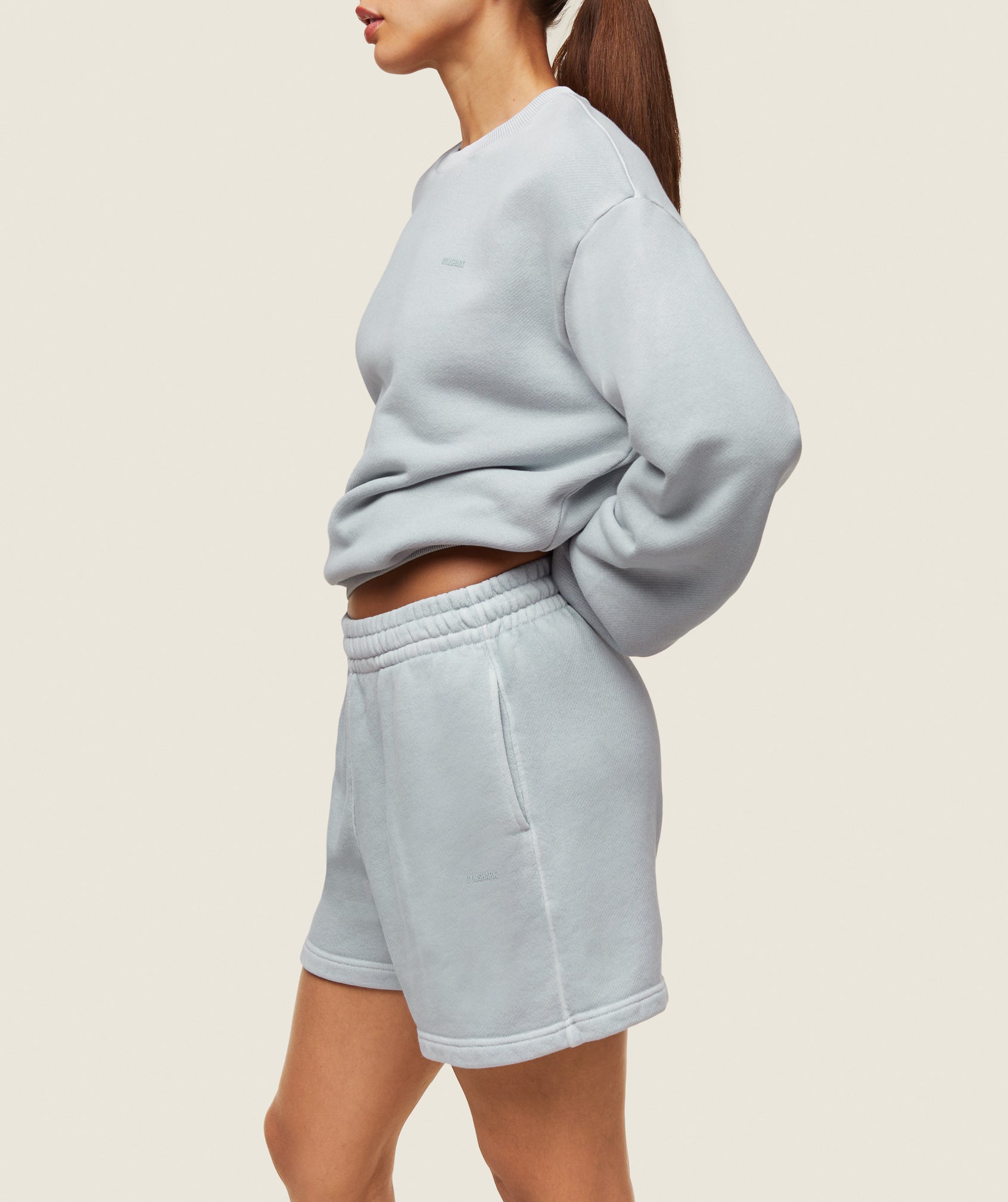 gymshark-everywear-relaxed-sweatshirt-ice-grey-ss24