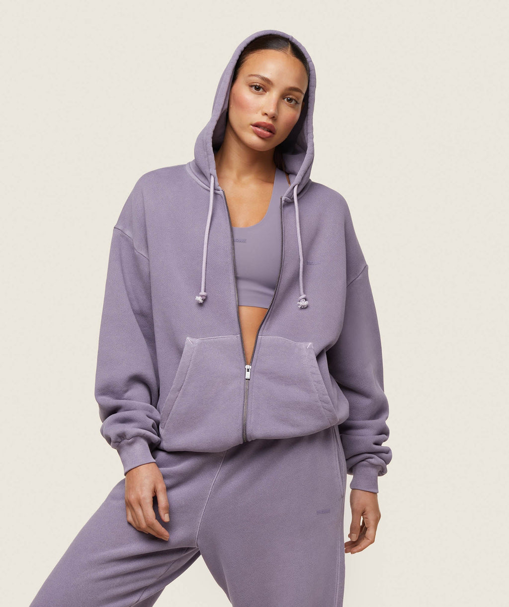 gymshark-everywear-relaxed-zip-hoodie-fog-purple-ss24