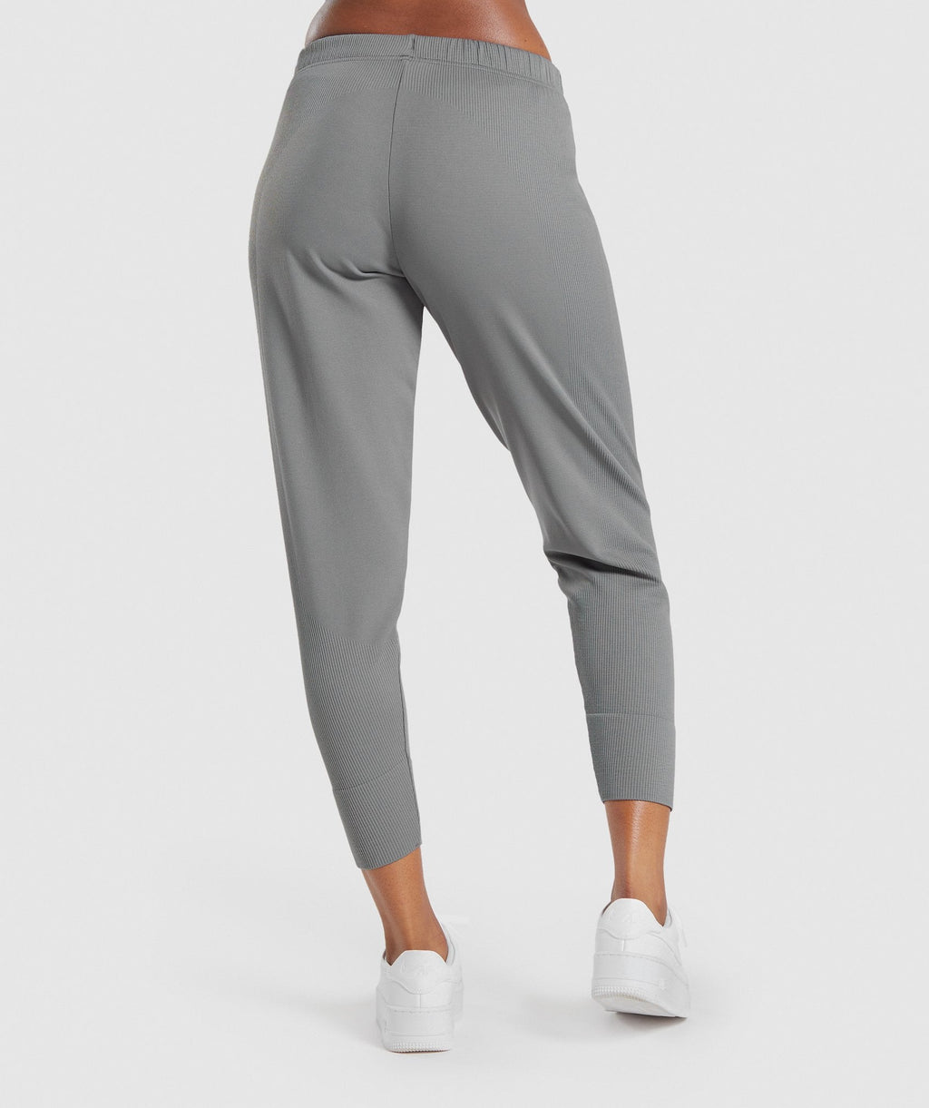 gymshark-pause-joggers-charcoal