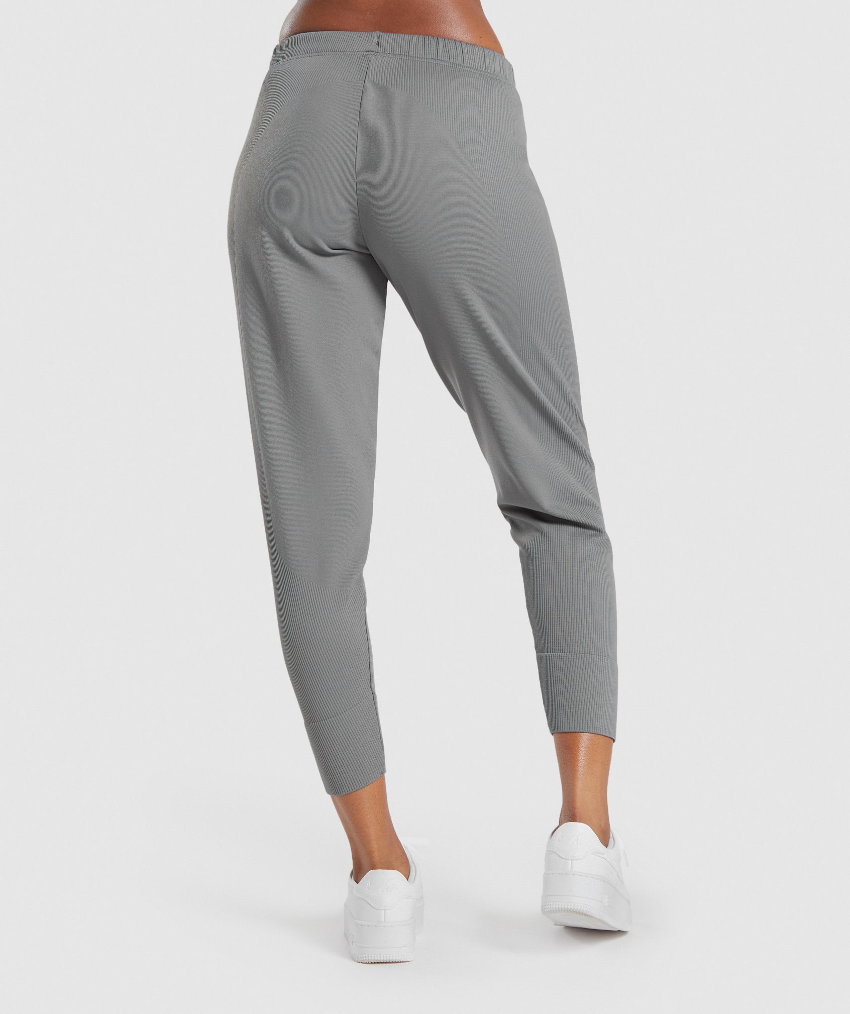 gymshark-pause-joggers-charcoal