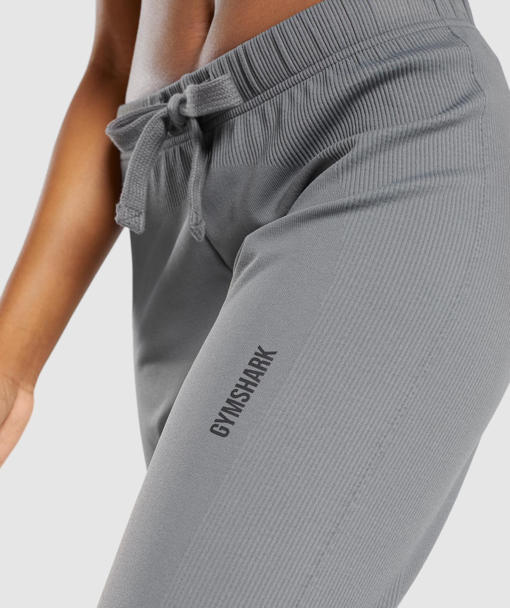 gymshark-pause-joggers-charcoal
