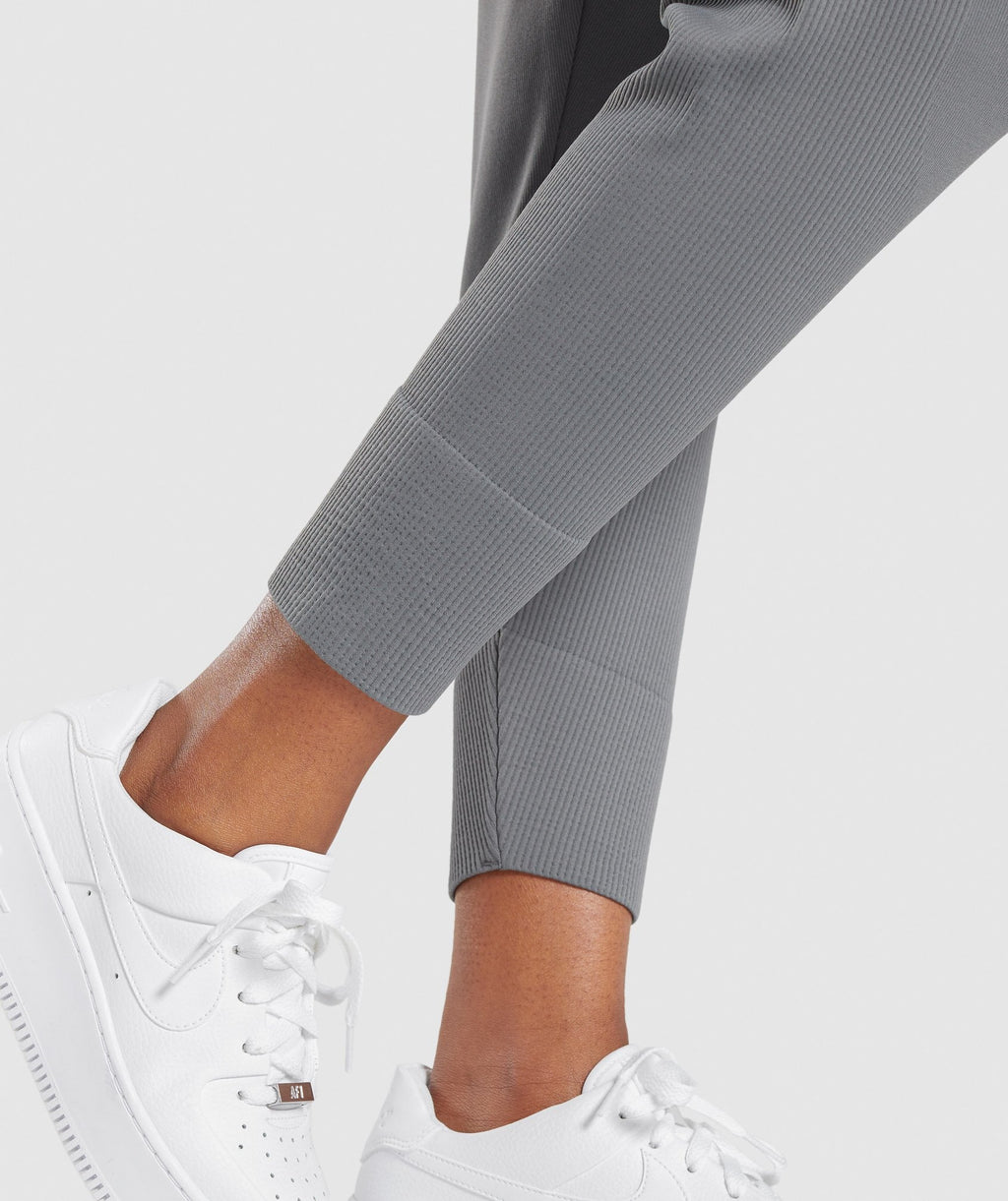 gymshark-pause-joggers-charcoal