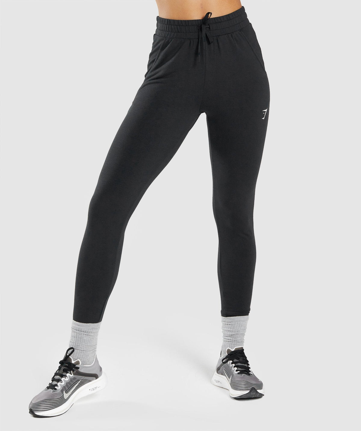 gymshark-pippa-training-joggers-black-logo