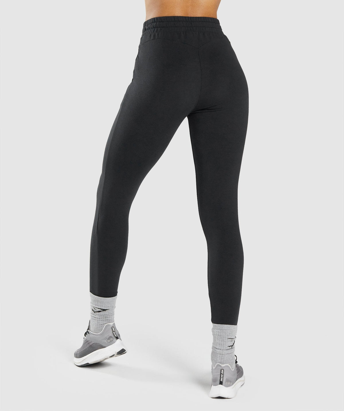 gymshark-pippa-training-joggers-black-logo
