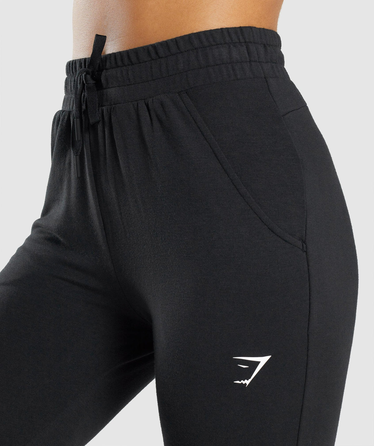 gymshark-pippa-training-joggers-black-logo