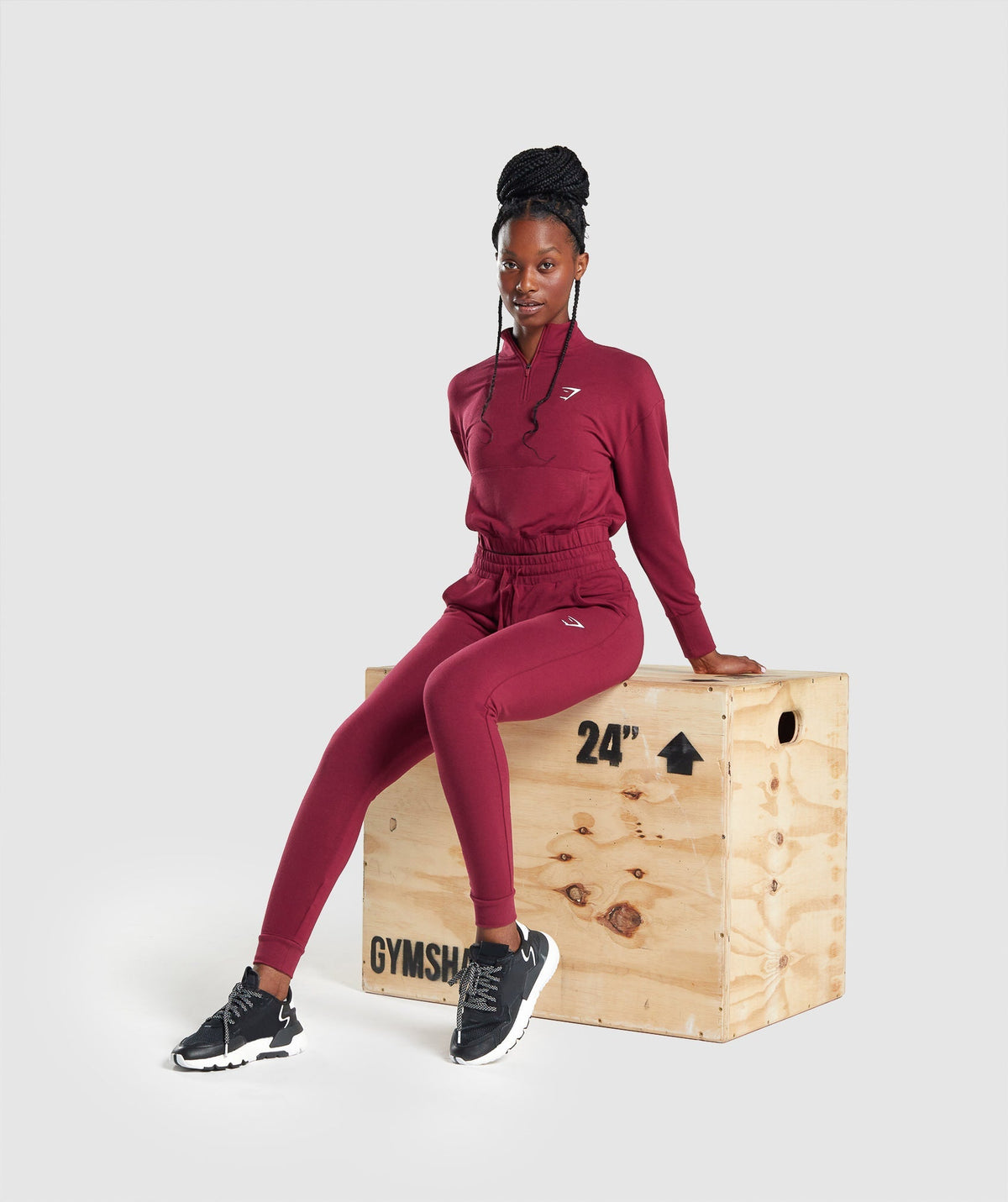 gymshark-pippa-training-joggers-burgundy-logo