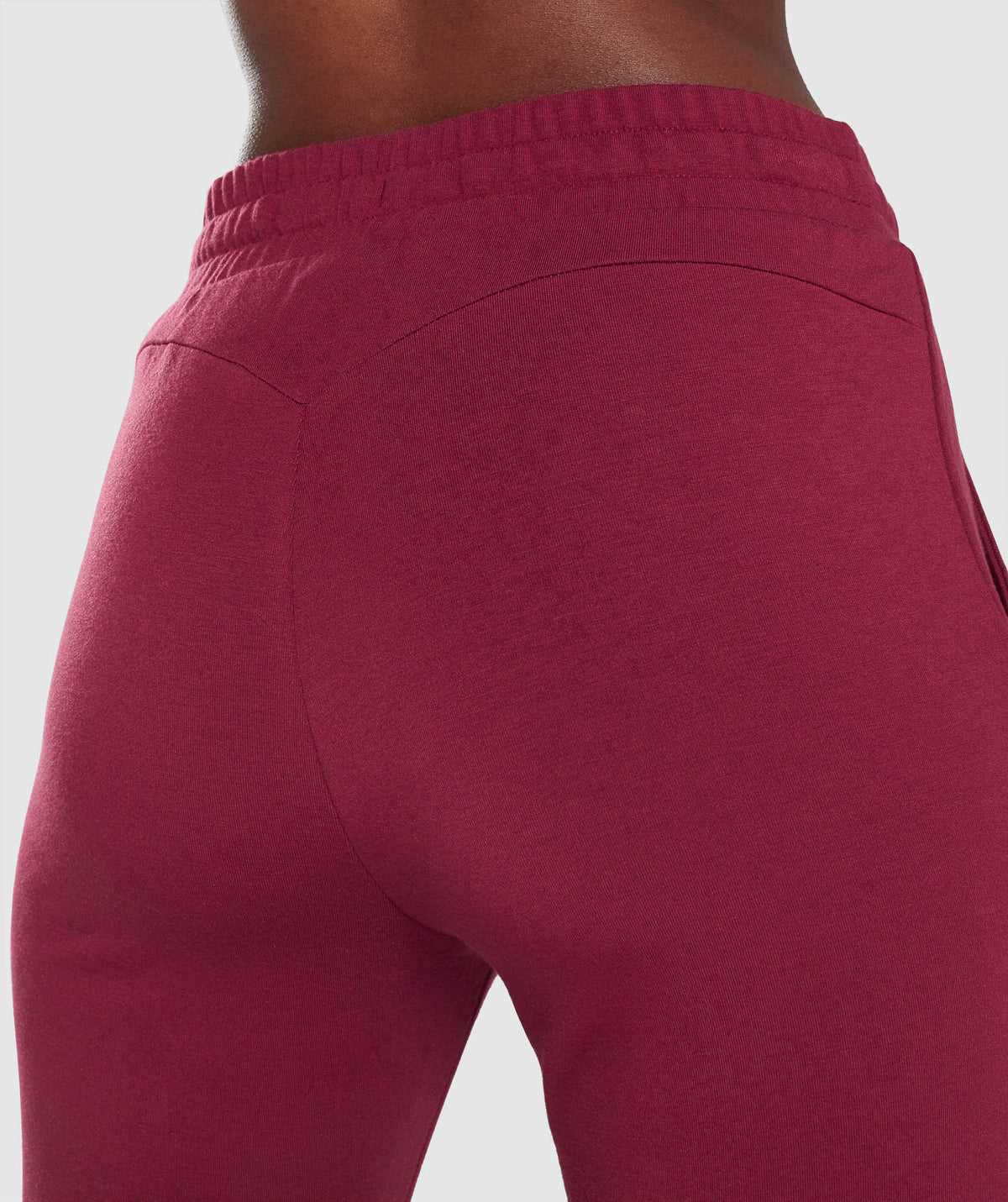 gymshark-pippa-training-joggers-burgundy-logo