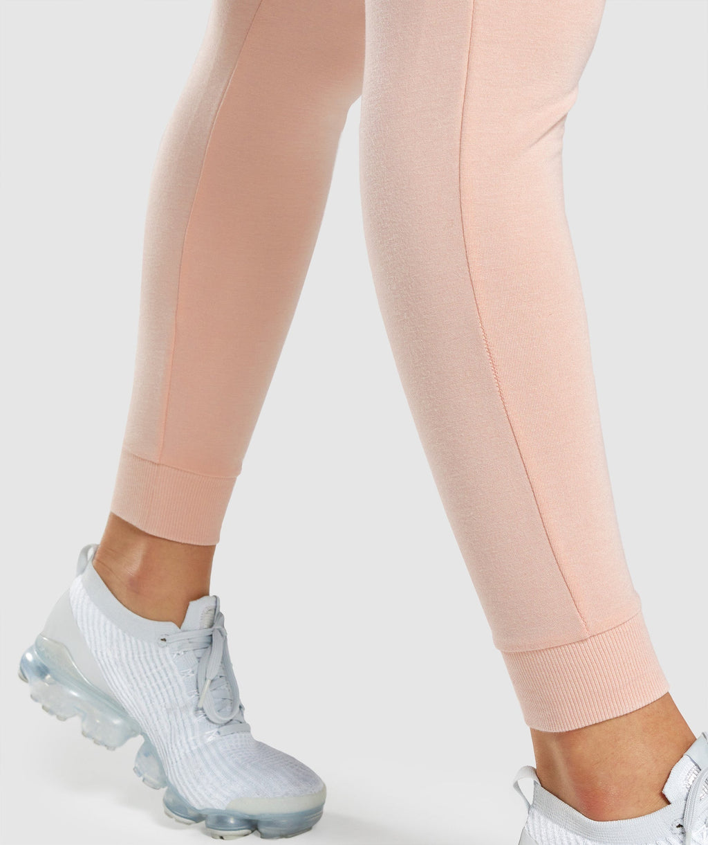 gymshark-pippa-training-joggers-light-pink