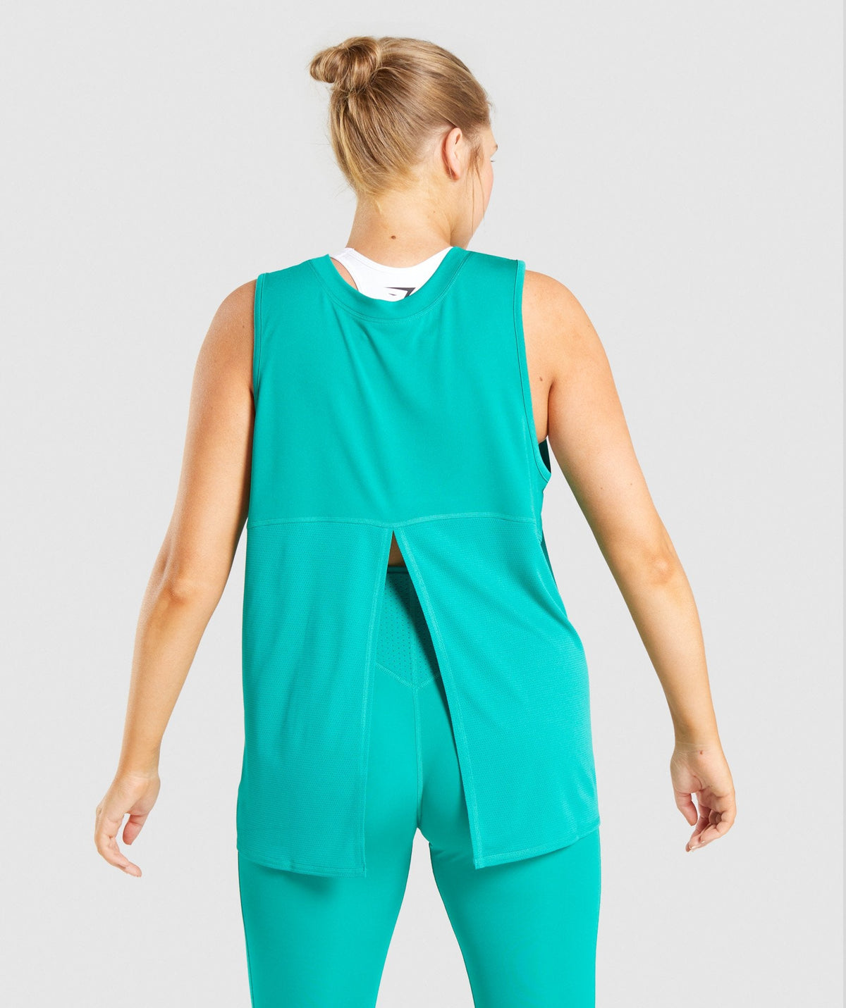 gymshark-pulse-tank-green