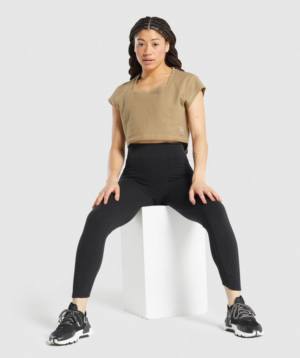 gymshark-pause-crop-top-light-brown-aw21