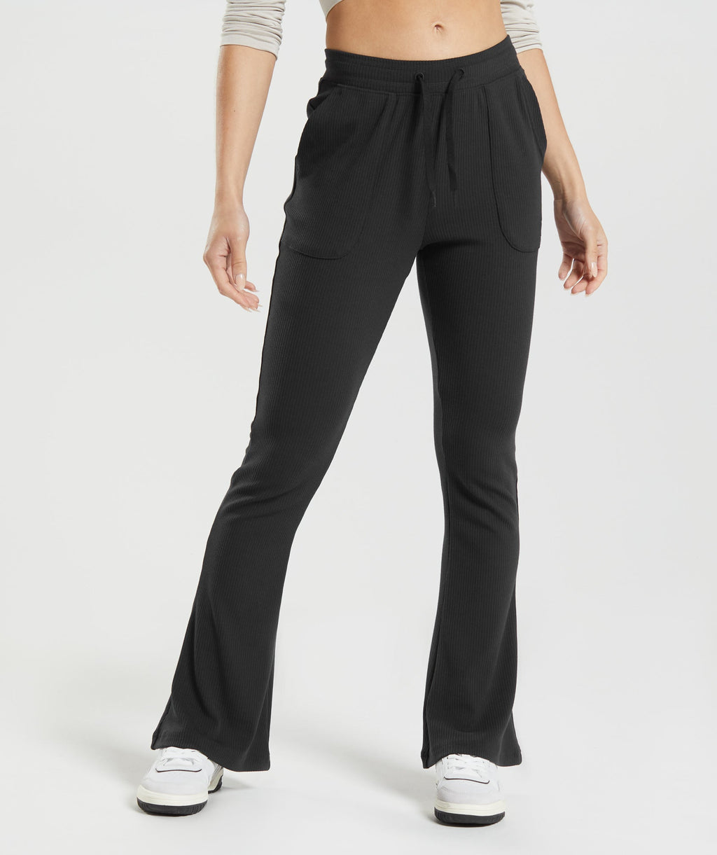 gymshark-pause-flared-leggings-black-ss22