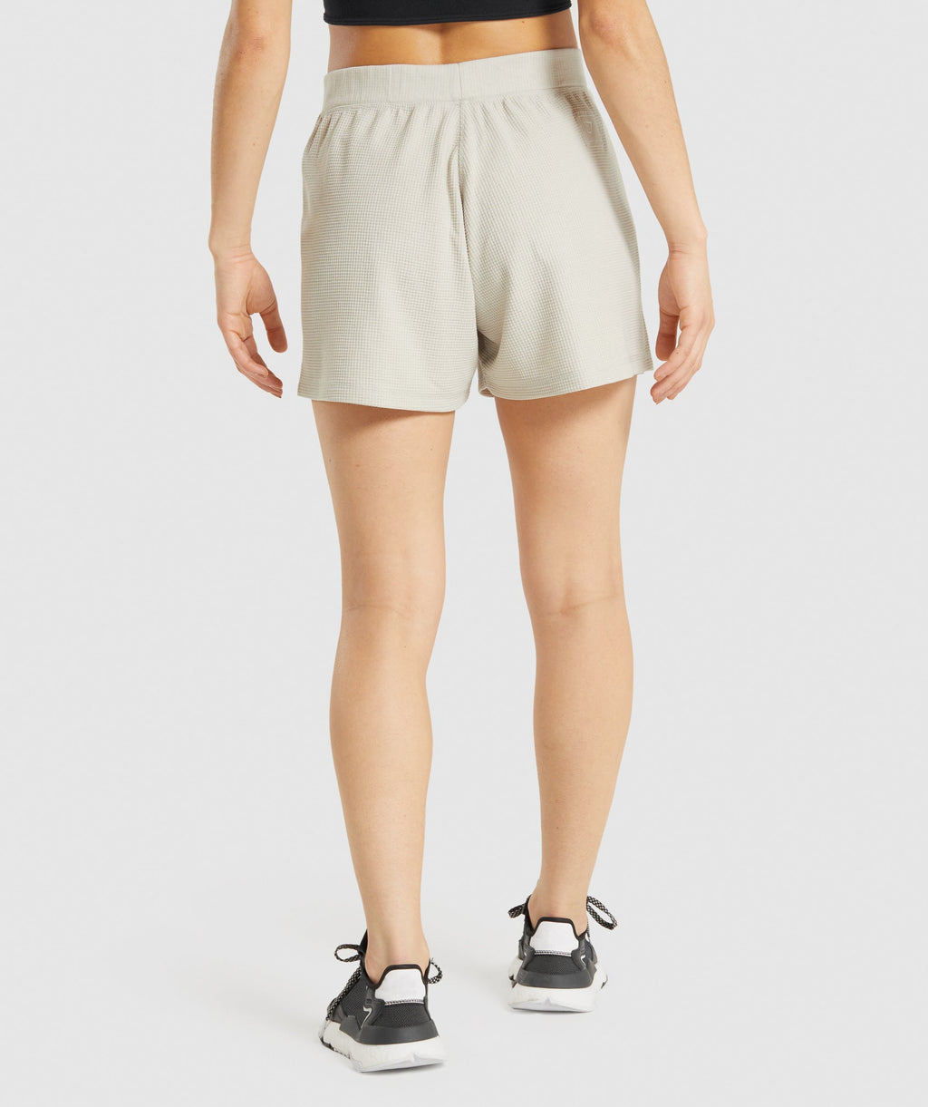 gymshark-pause-loose-shorts-grey-aw21