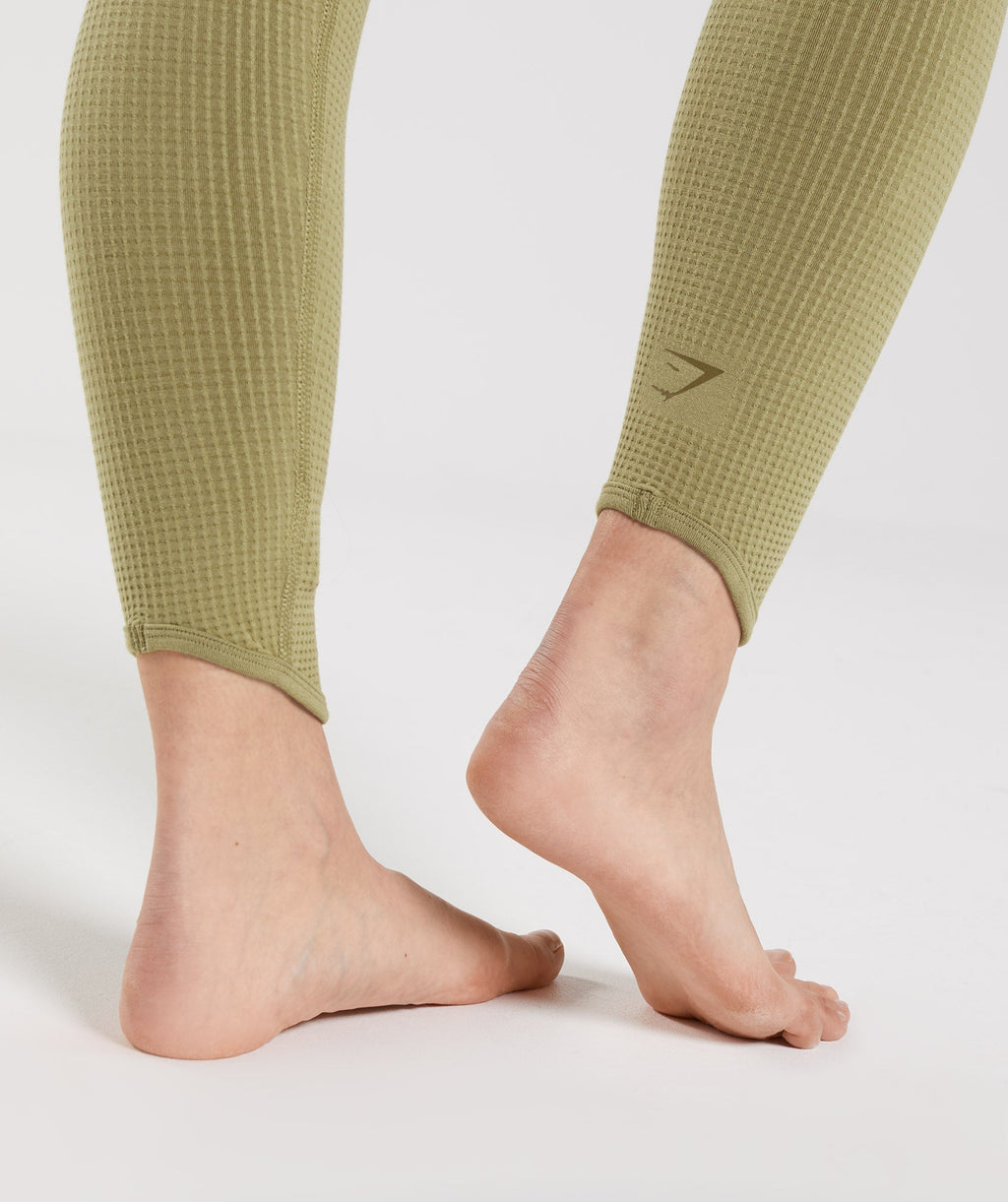 gymshark-pause-seamless-leggings-griffin-green-ss22