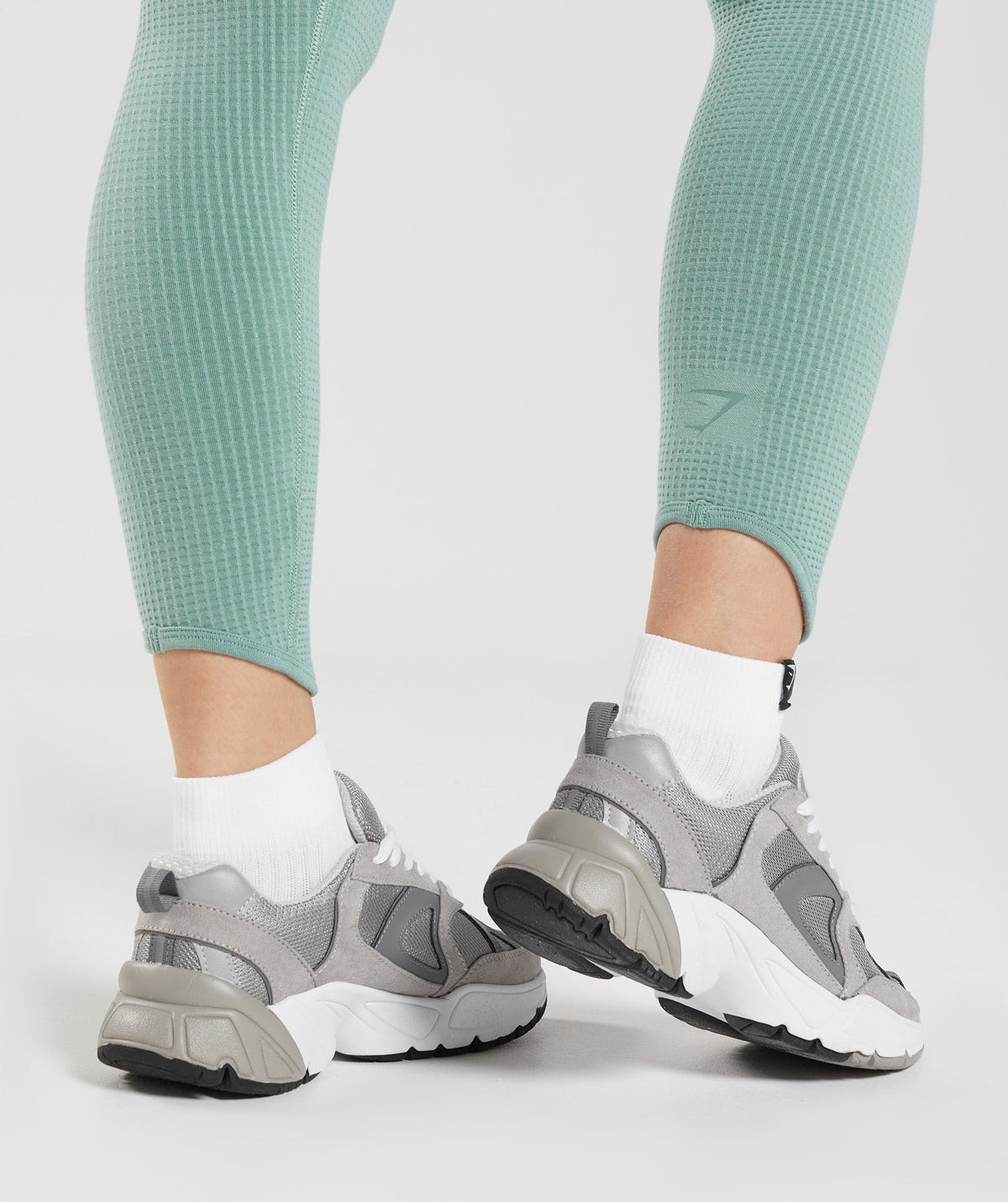 gymshark-pause-seamless-leggings-maya-blue-ss22