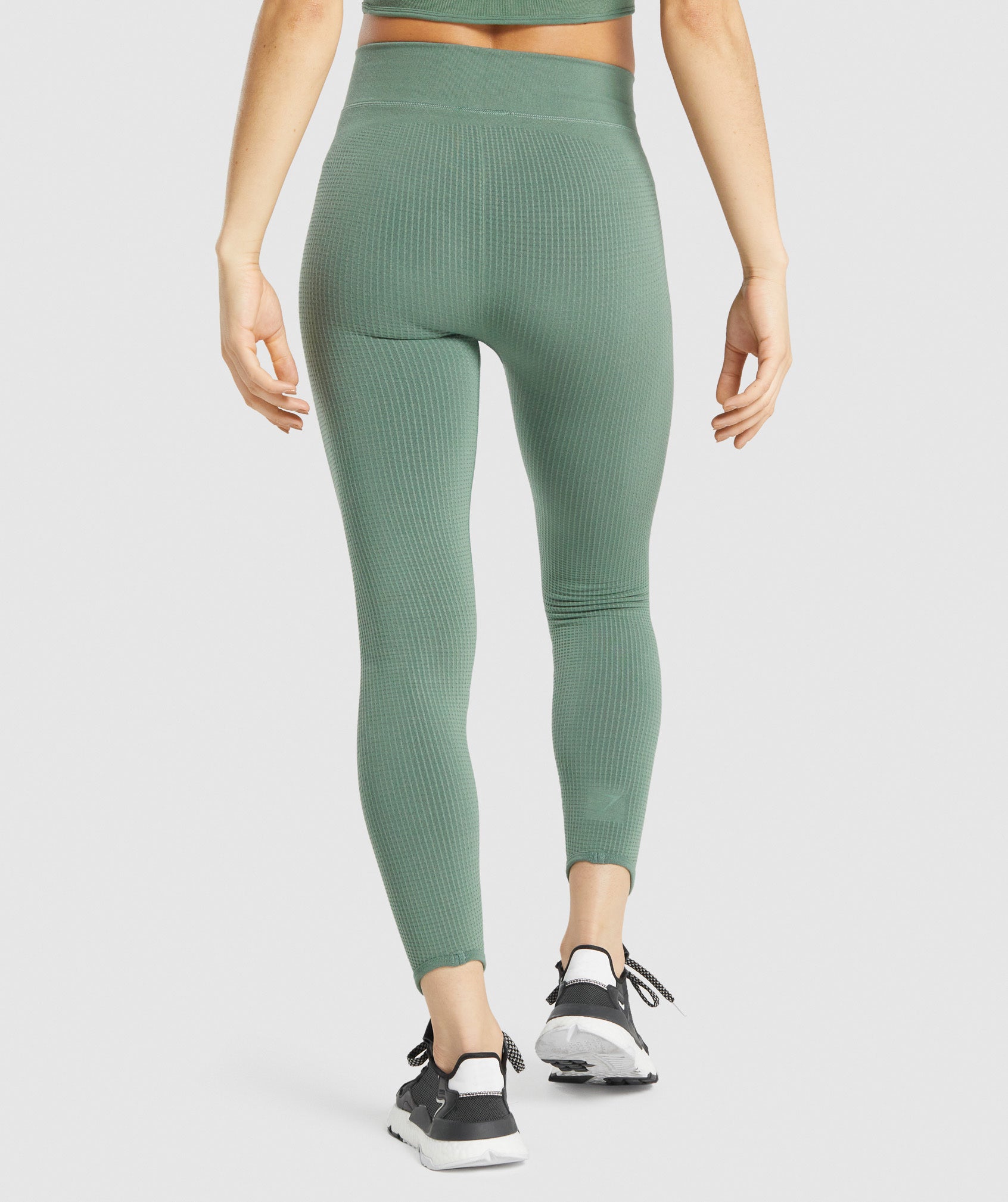 gymshark-pause-seamless-leggings-green-aw21