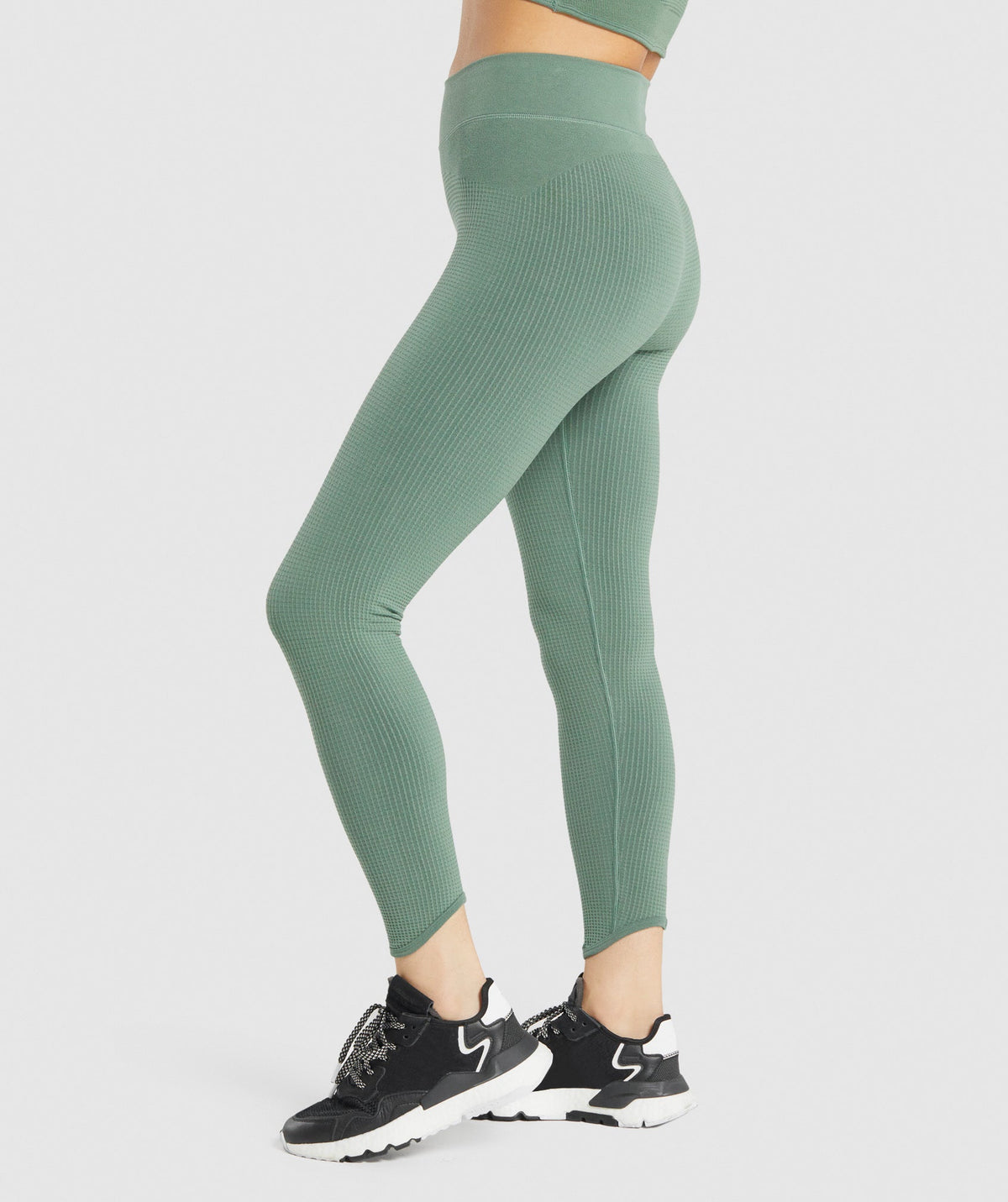 gymshark-pause-seamless-leggings-green-aw21